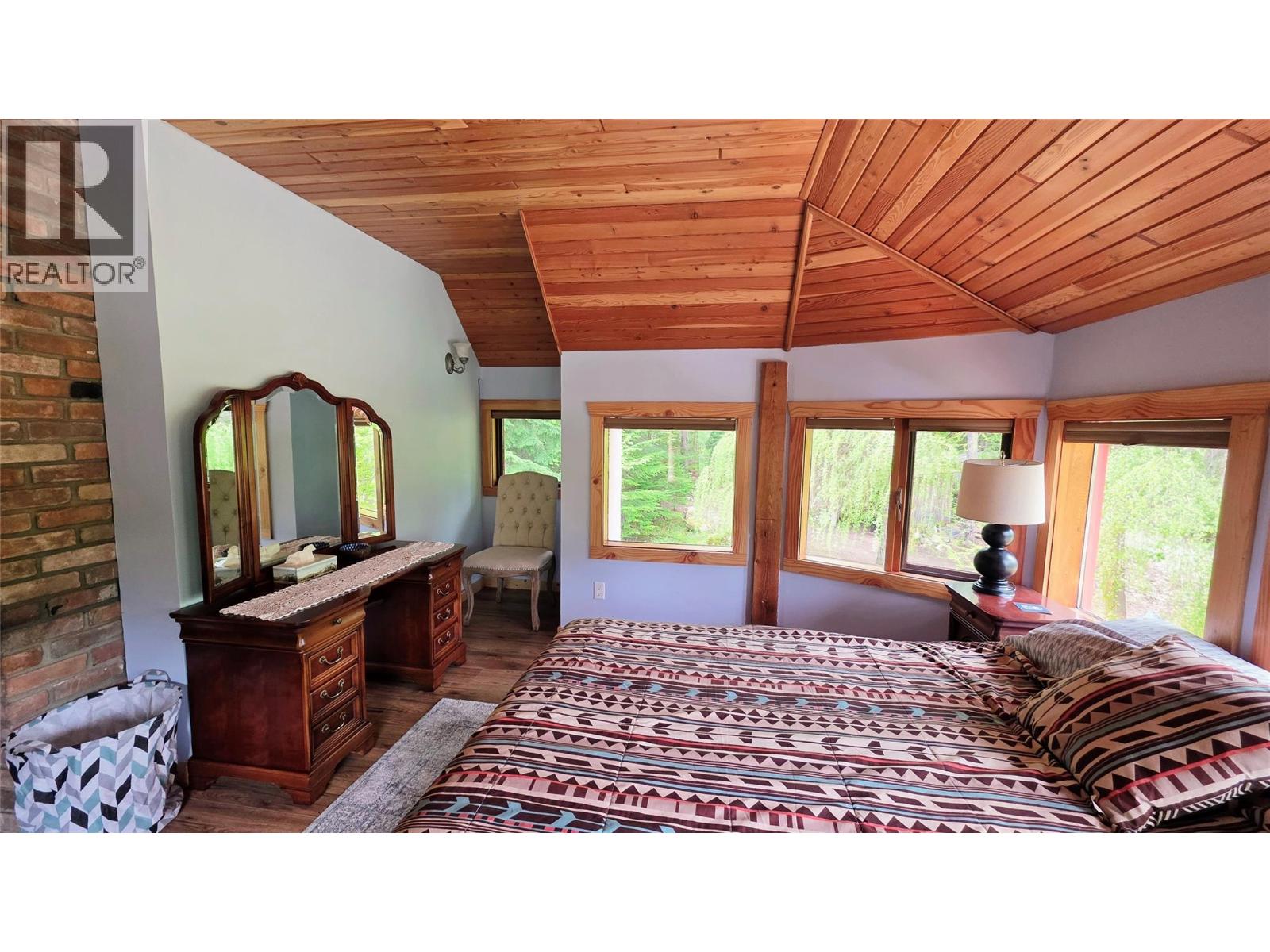 8496 B Procter Road E Property Photo 41
