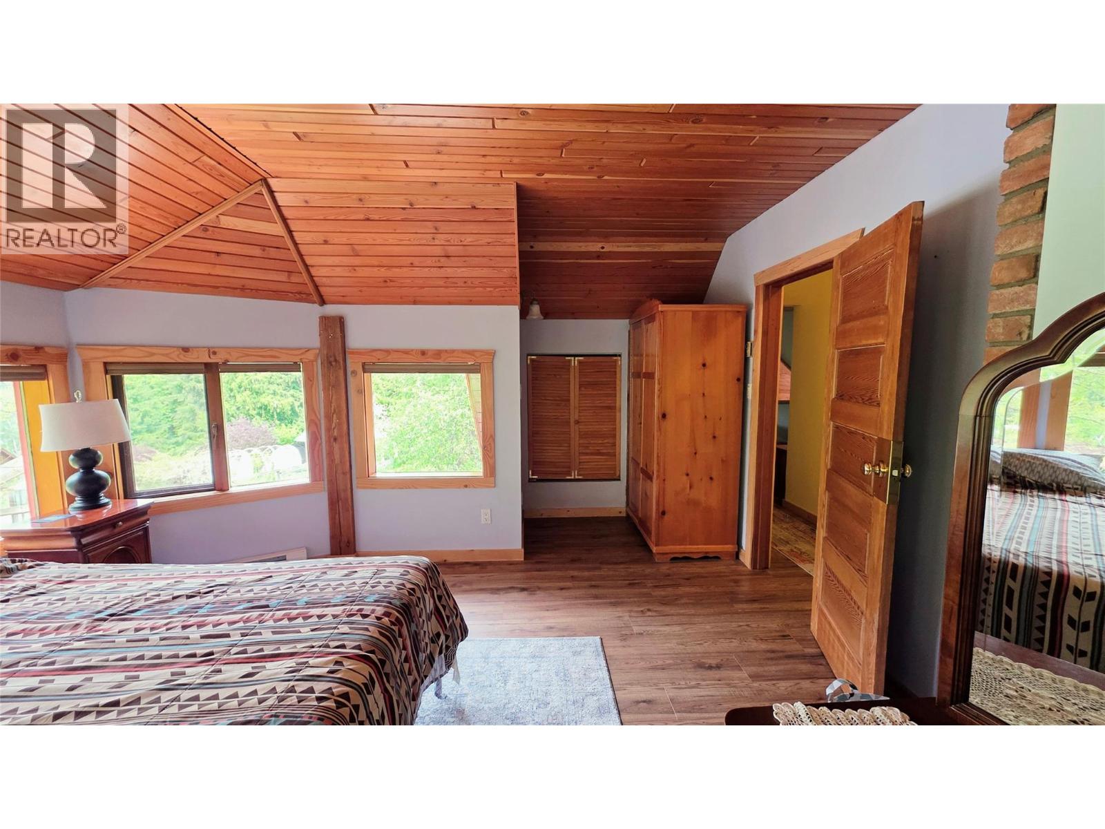 8496 B Procter Road E Property Photo 42