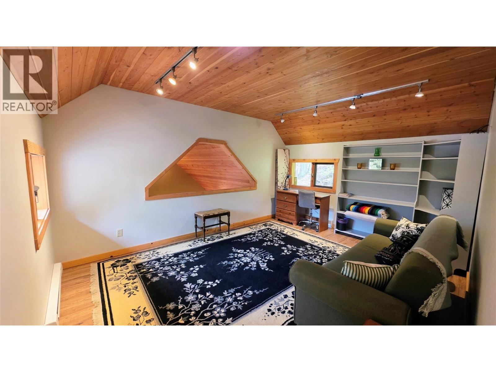8496 B Procter Road E Property Photo 43
