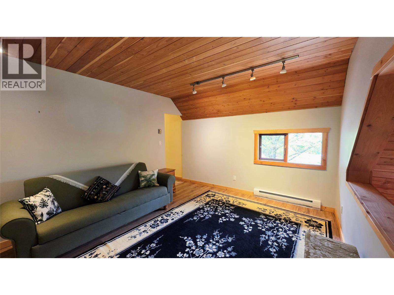 8496 B Procter Road E Property Photo 44