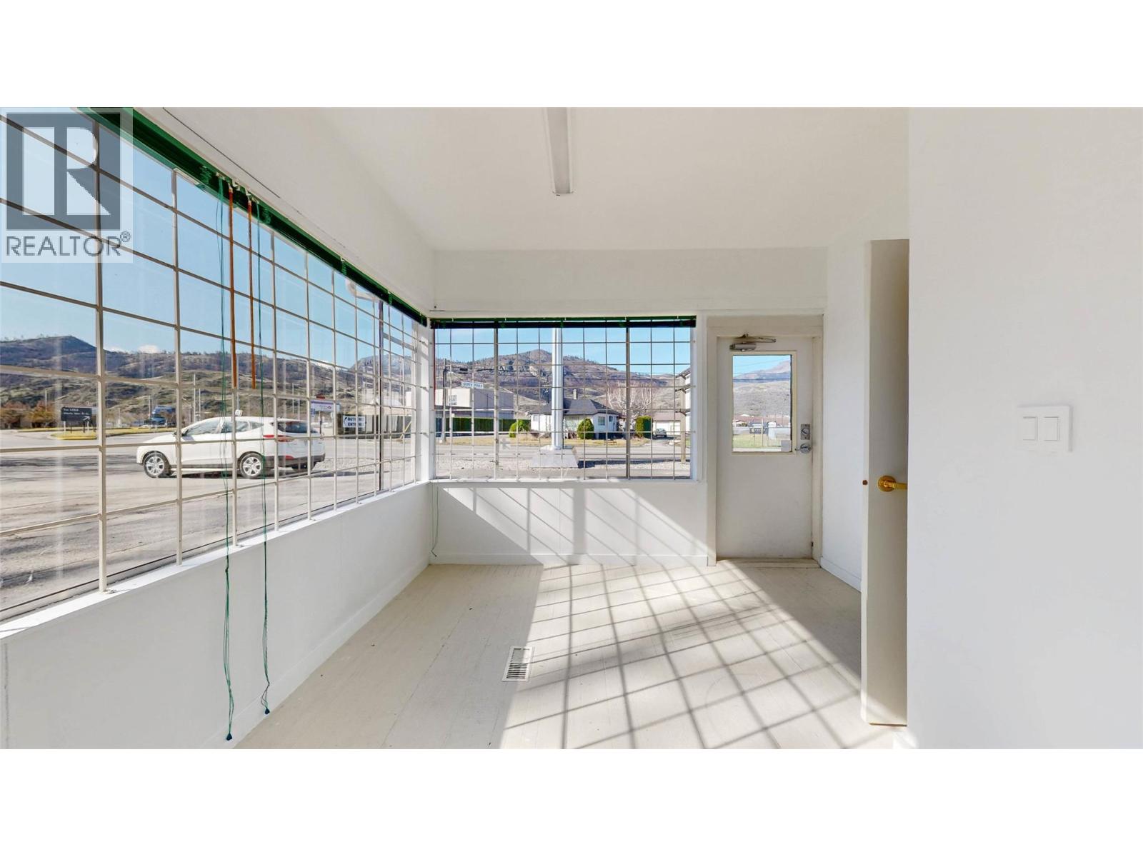 609 Highway 97 Property Photo 2