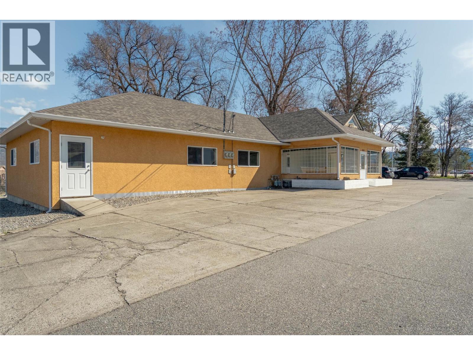 609 Highway 97 Property Photo 27