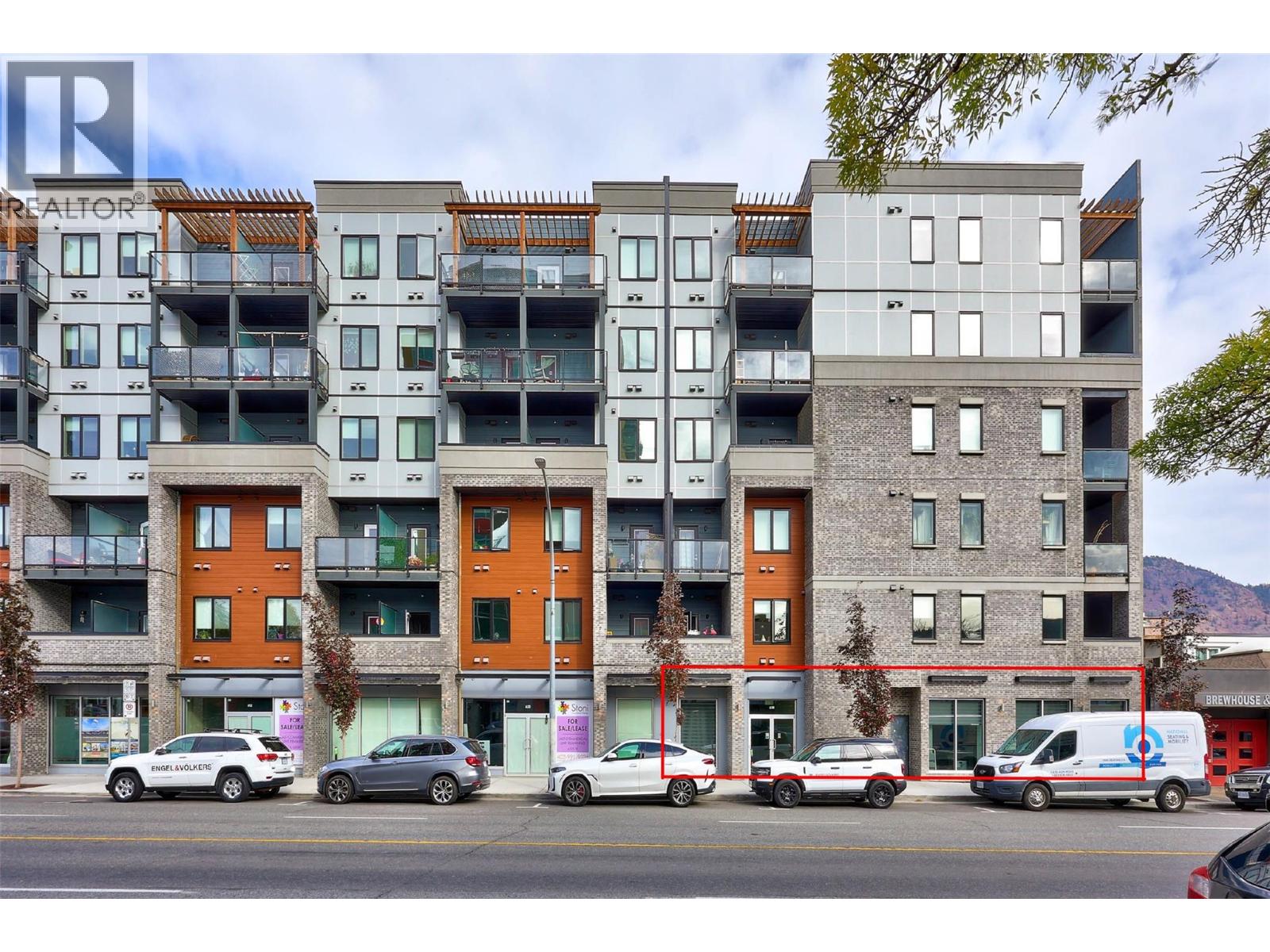630 Victoria Street Property Photo 1