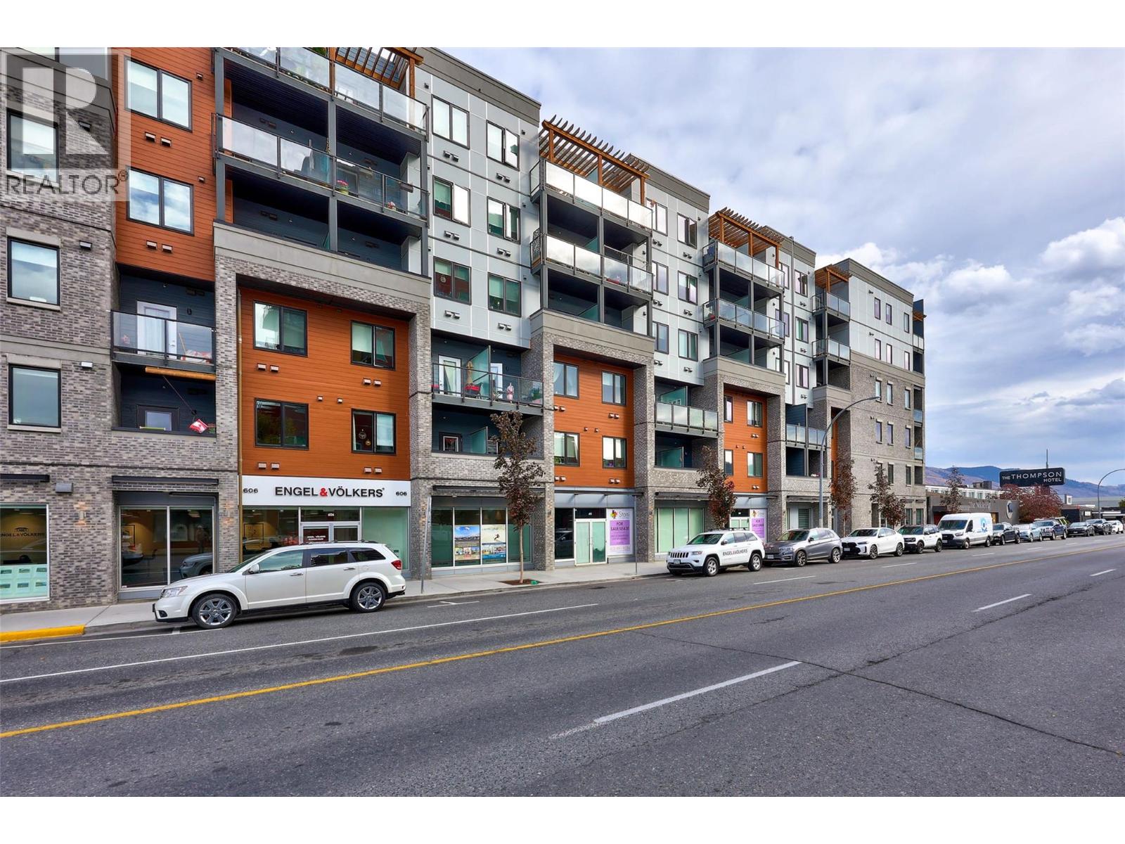 630 Victoria Street Property Photo 3