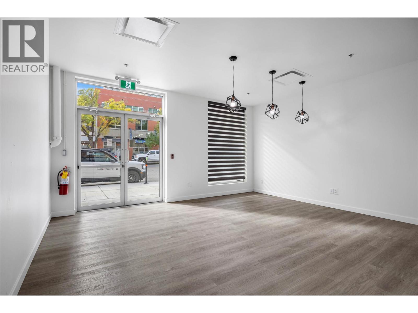630 Victoria Street Property Photo 6