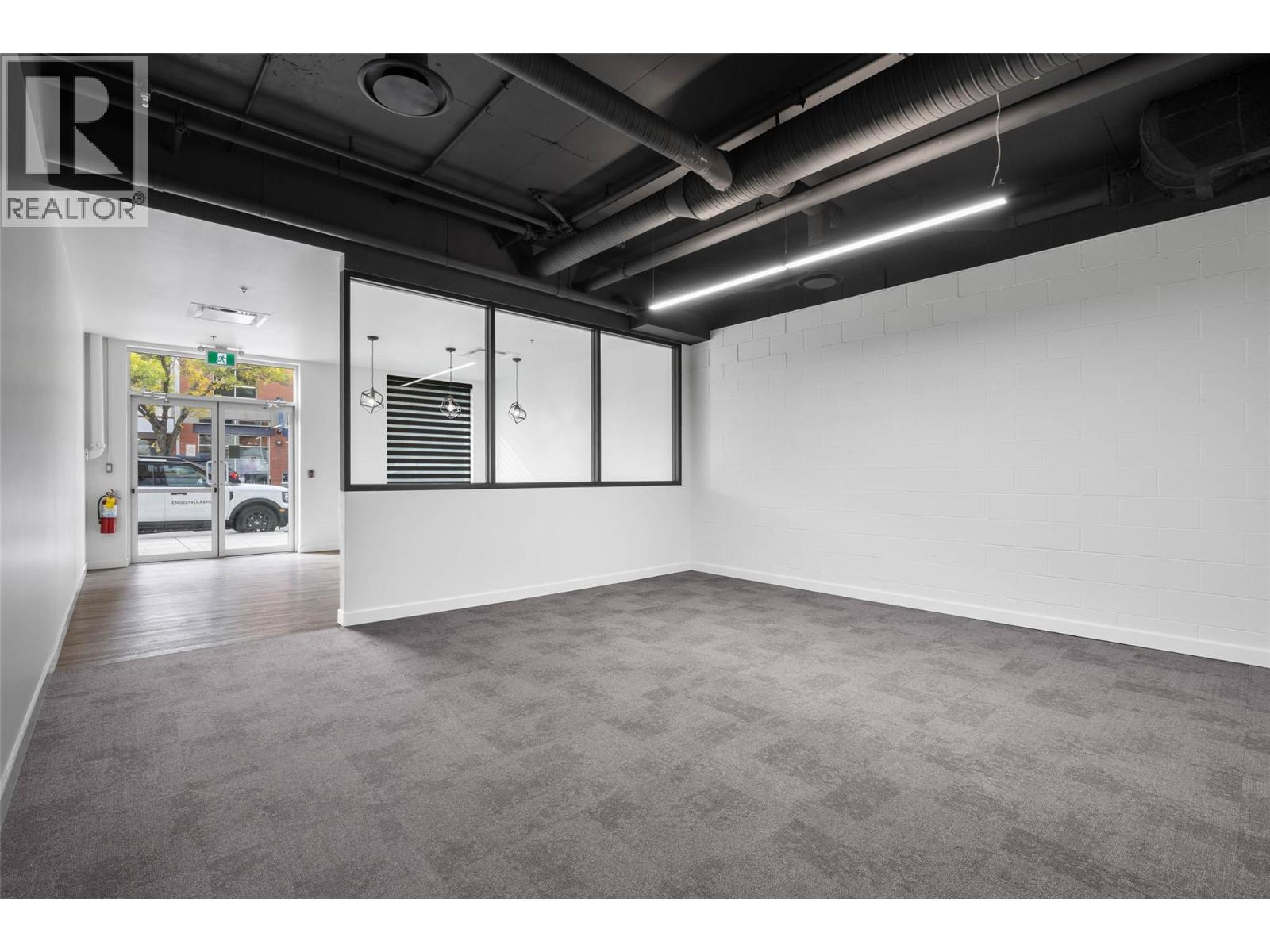 630 Victoria Street Property Photo 8
