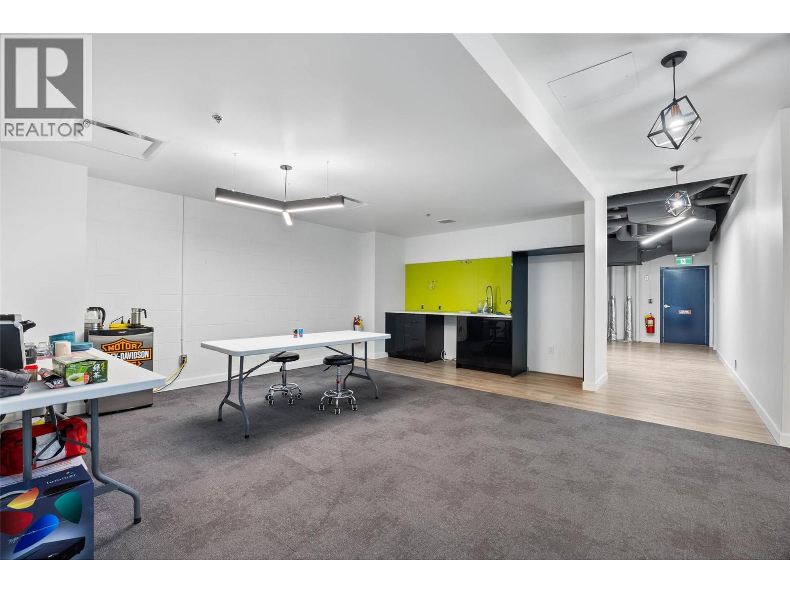630 Victoria Street Property Photo 10