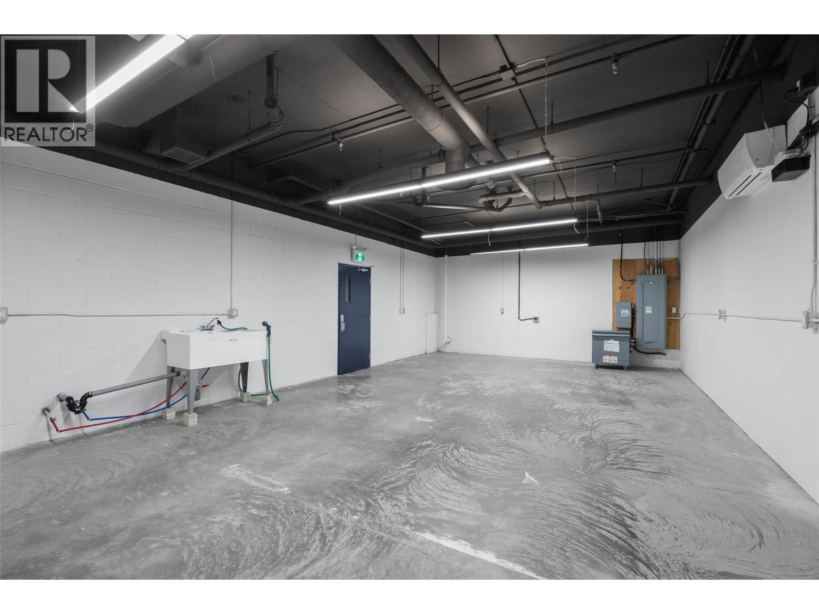 630 Victoria Street Property Photo 16
