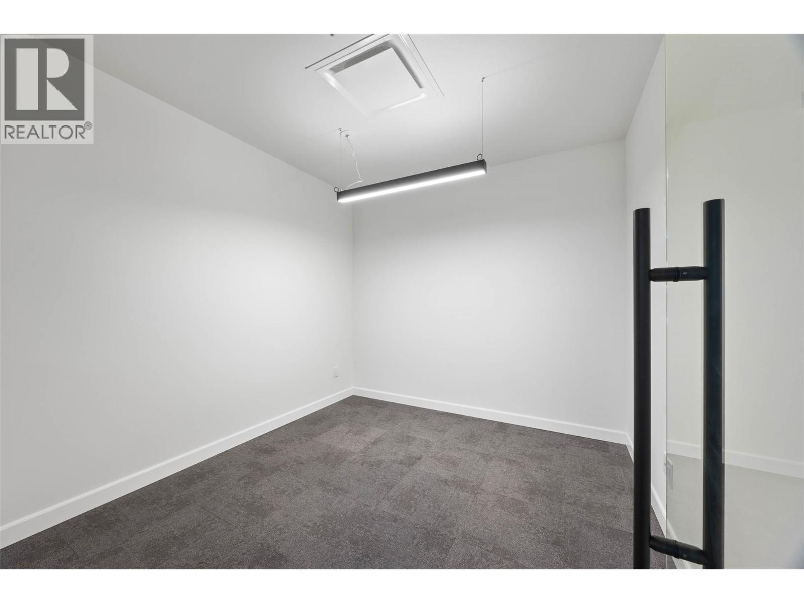 630 Victoria Street Property Photo 18