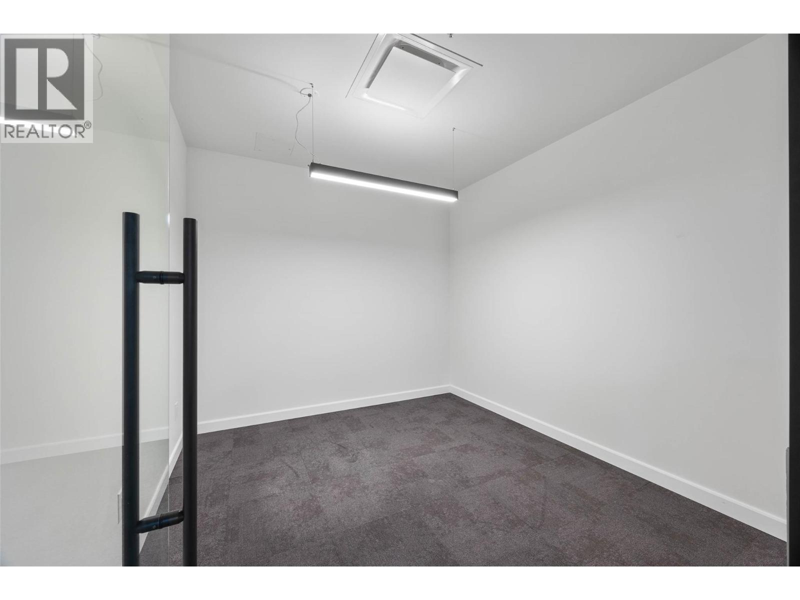630 Victoria Street Property Photo 19