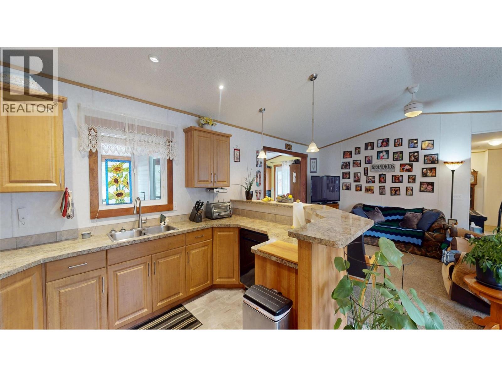 4747 Willow Avenue Property Photo 12