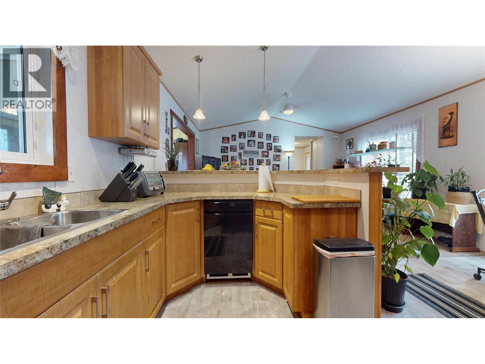 4747 Willow Avenue Property Photo 13