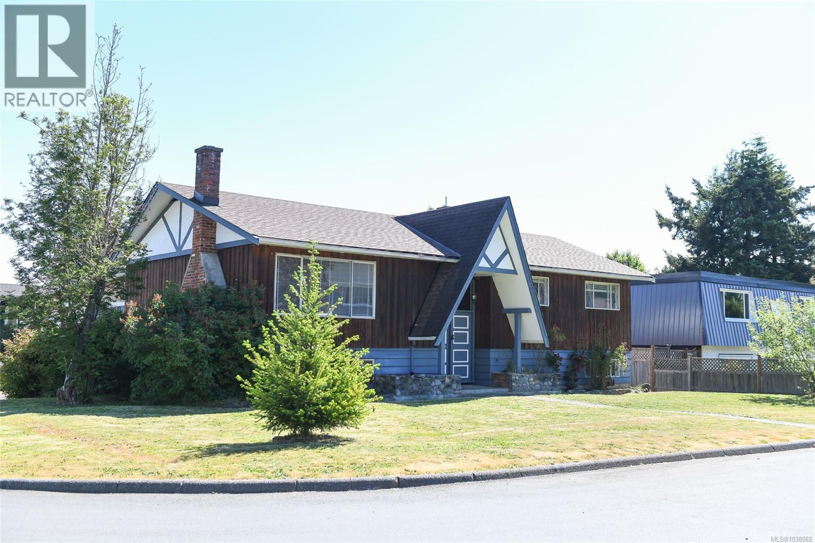 2029 Cedar Cres