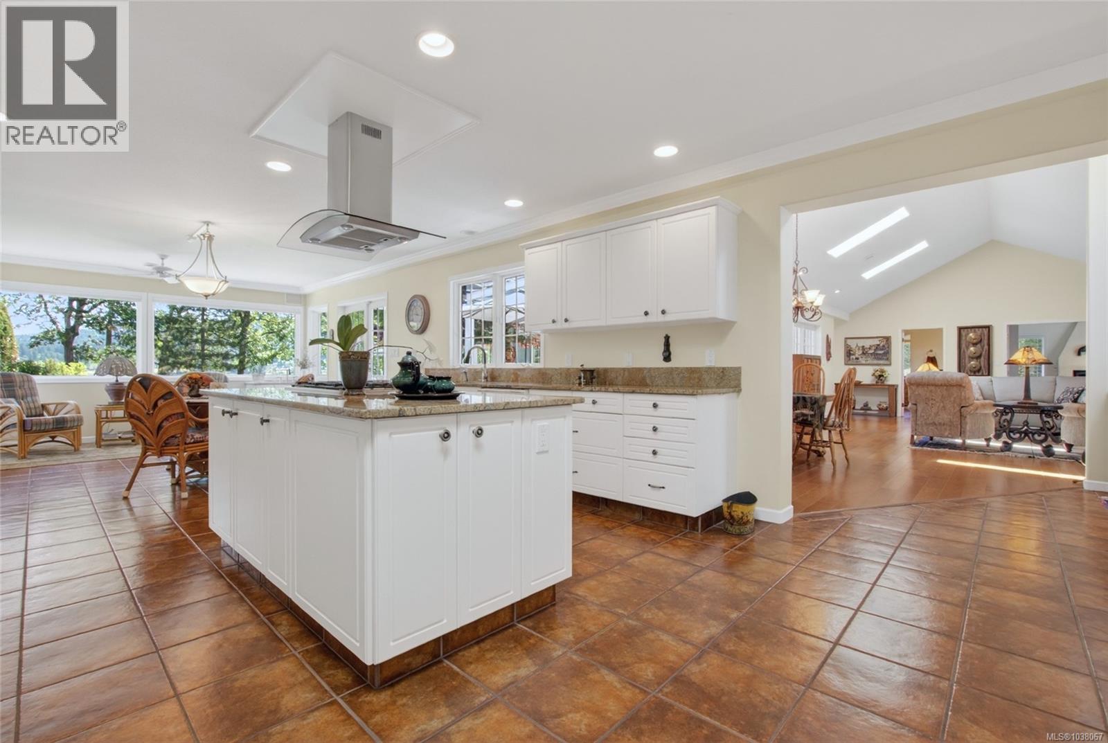 2221 Tarn Pl Property Photo 14
