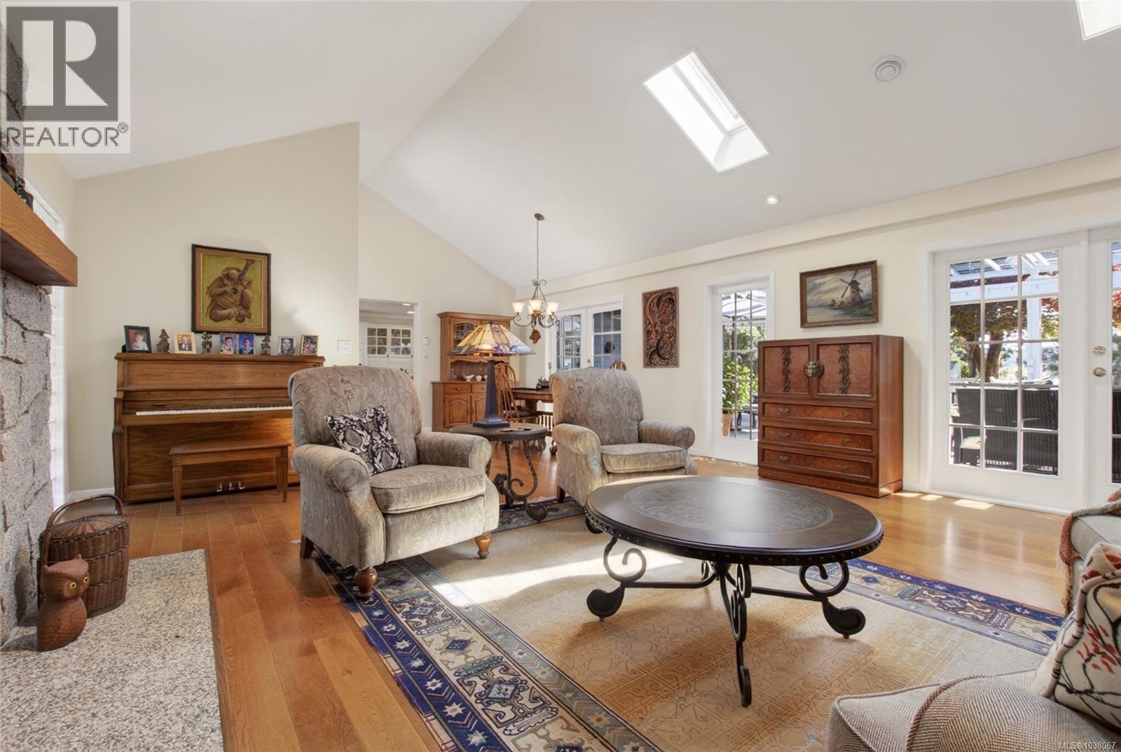 2221 Tarn Pl Property Photo 22