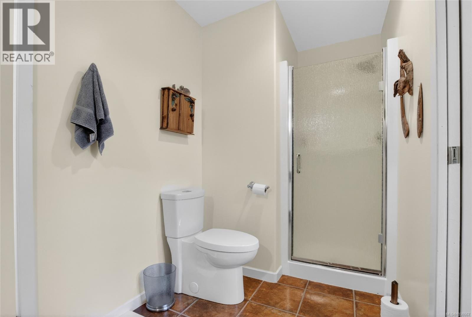 2221 Tarn Pl Property Photo 29