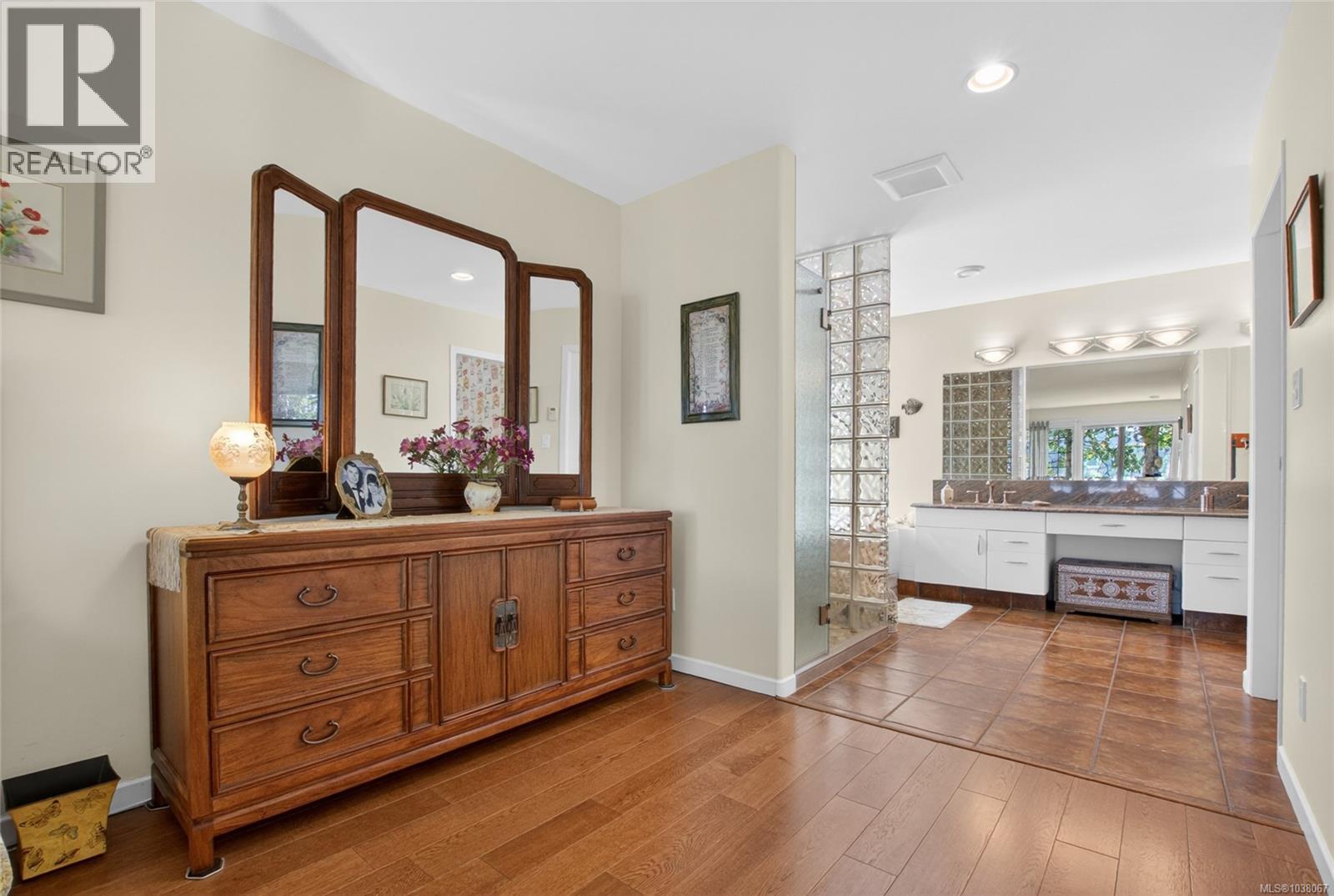 2221 Tarn Pl Property Photo 34