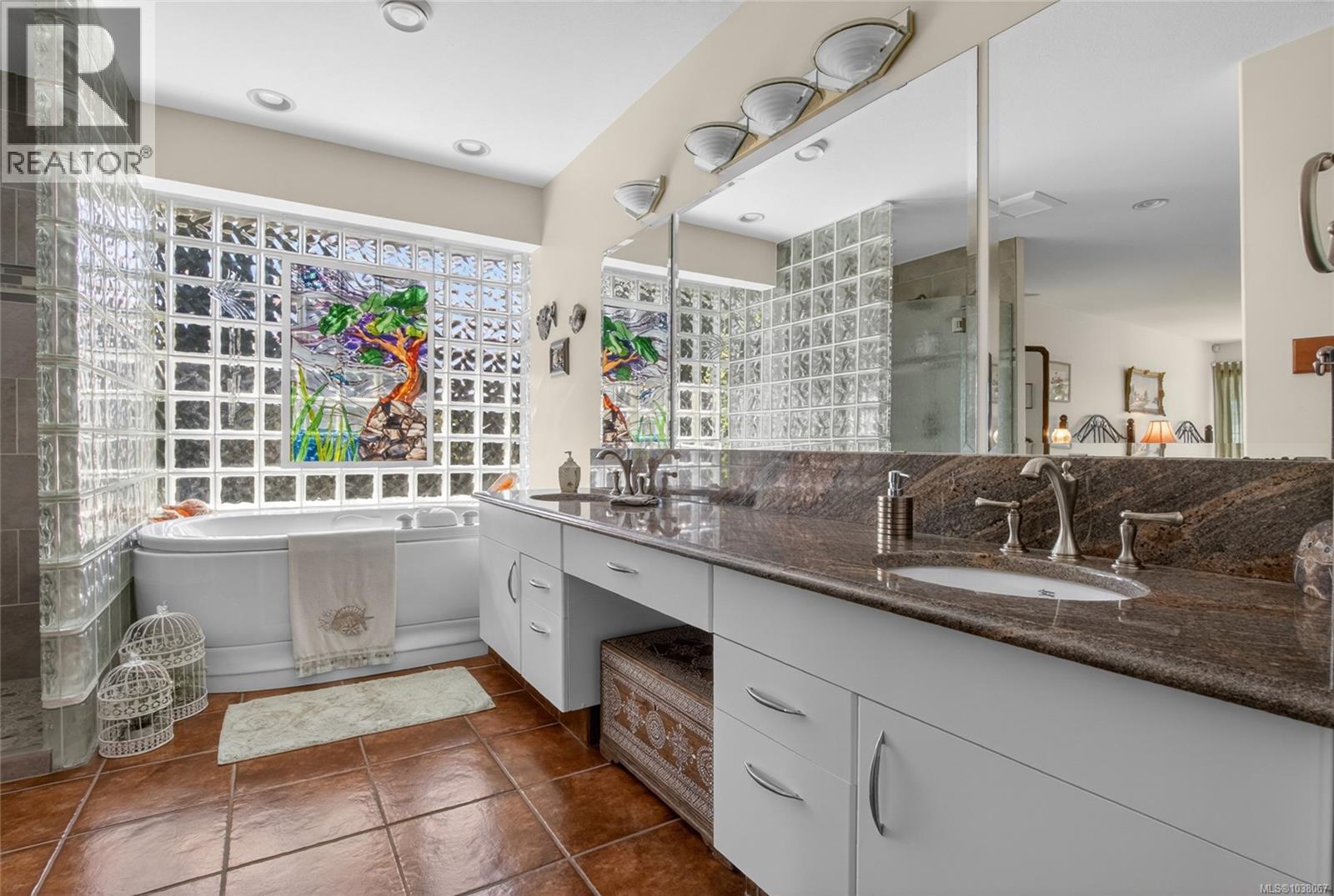 2221 Tarn Pl Property Photo 35