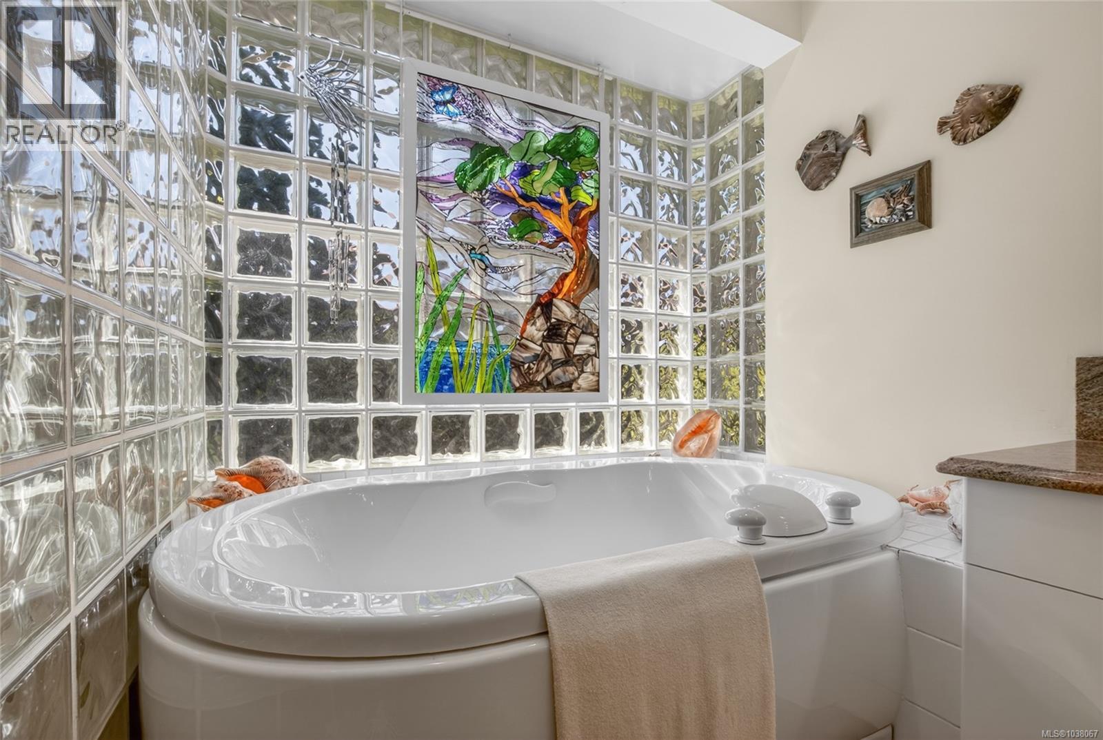 2221 Tarn Pl Property Photo 40