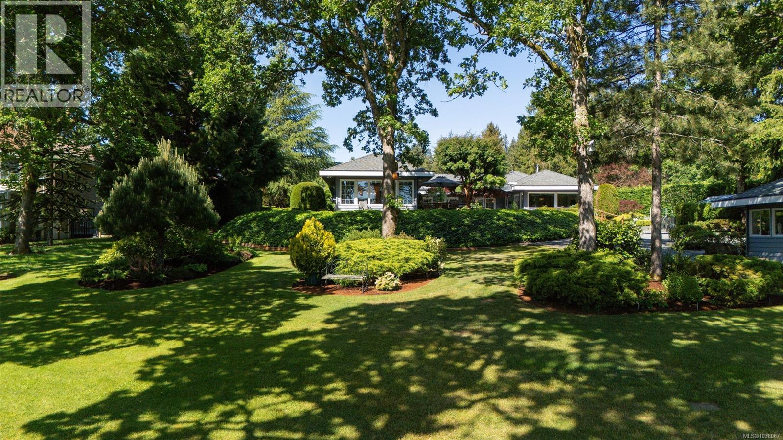 2221 Tarn Pl Property Photo 63