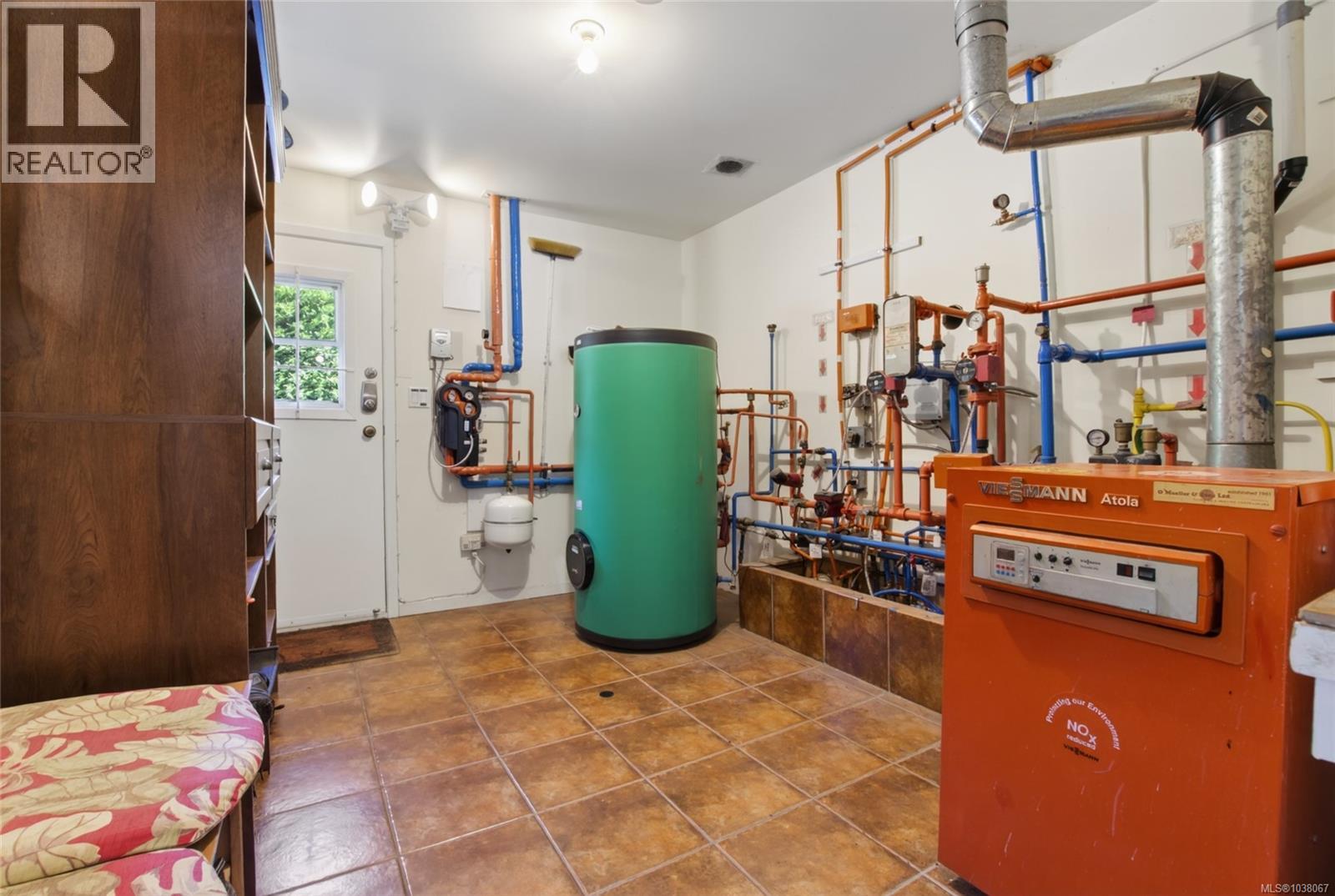 2221 Tarn Pl Property Photo 65
