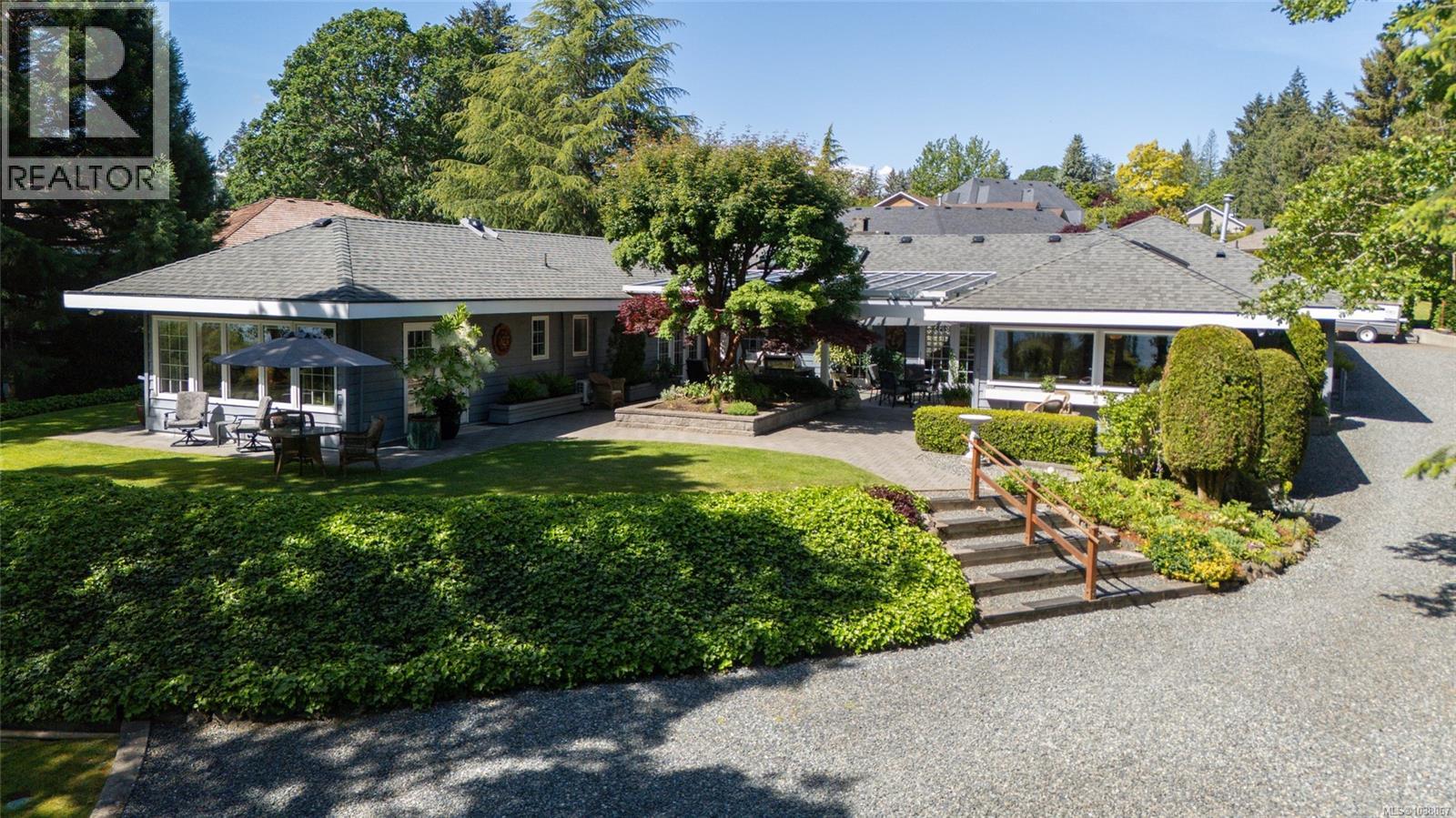 2221 Tarn Pl Property Photo 84