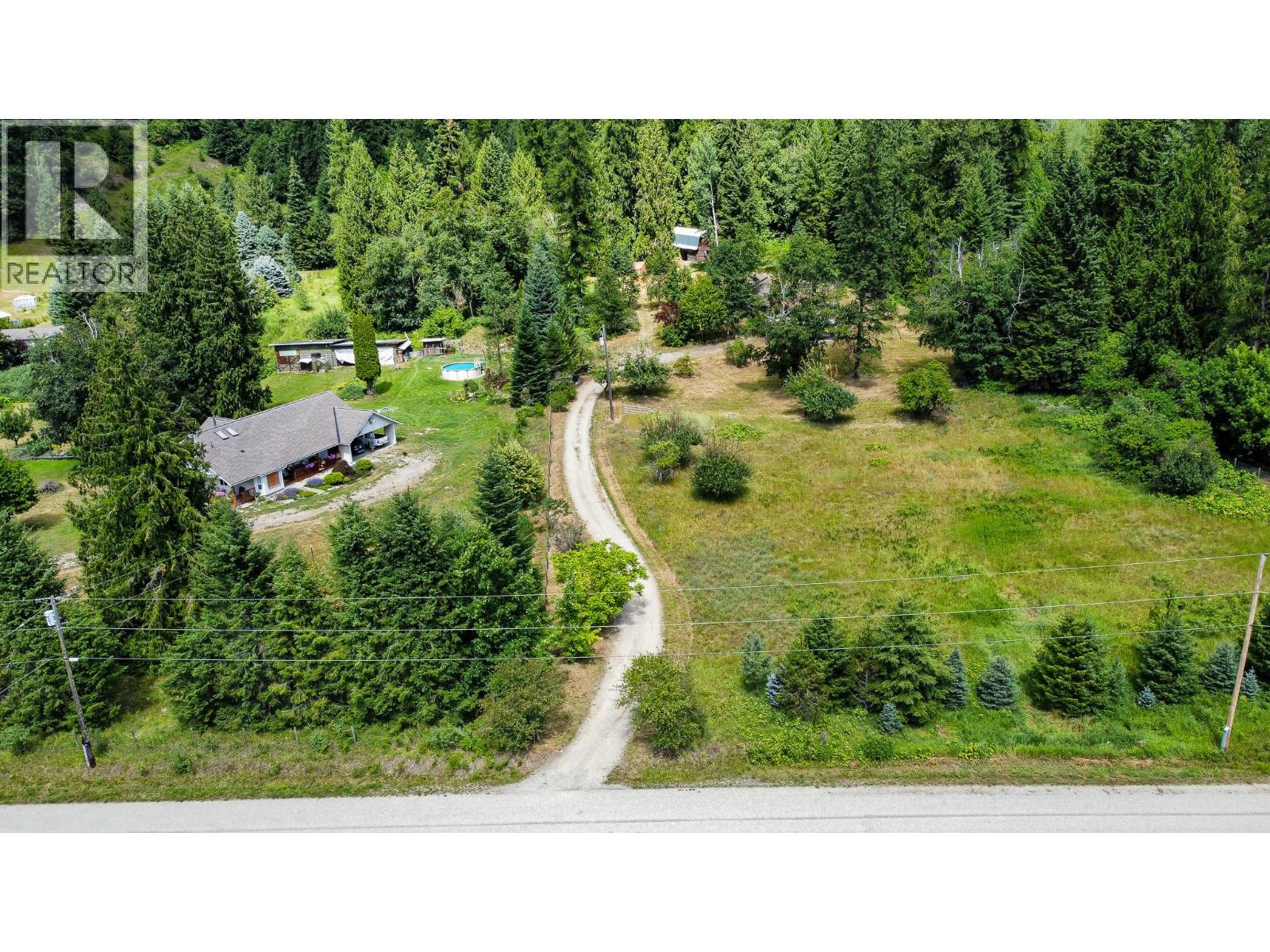 3026 Upper Slocan Park Road Property Photo 6