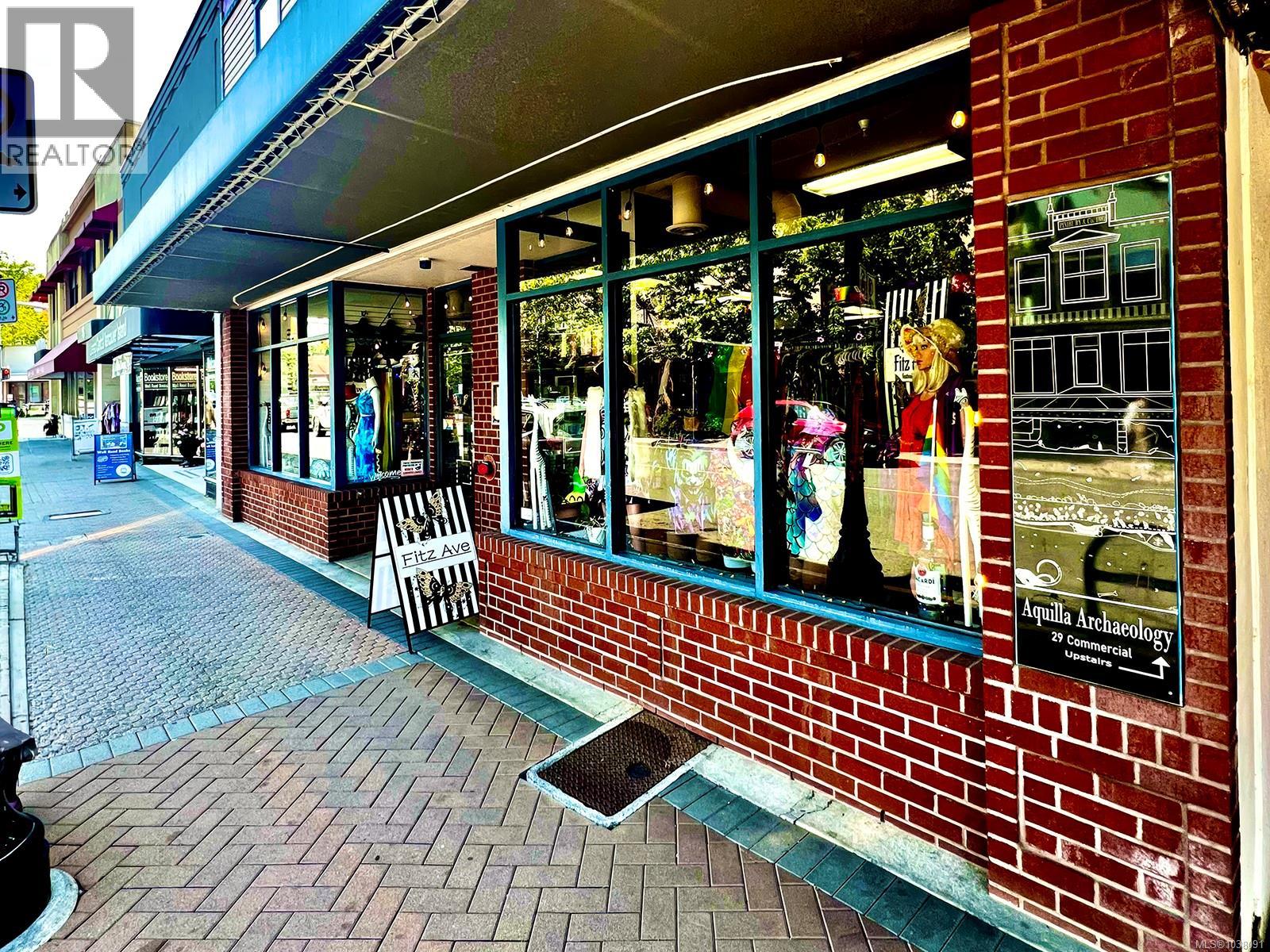 27 Commercial St Property Photo 3