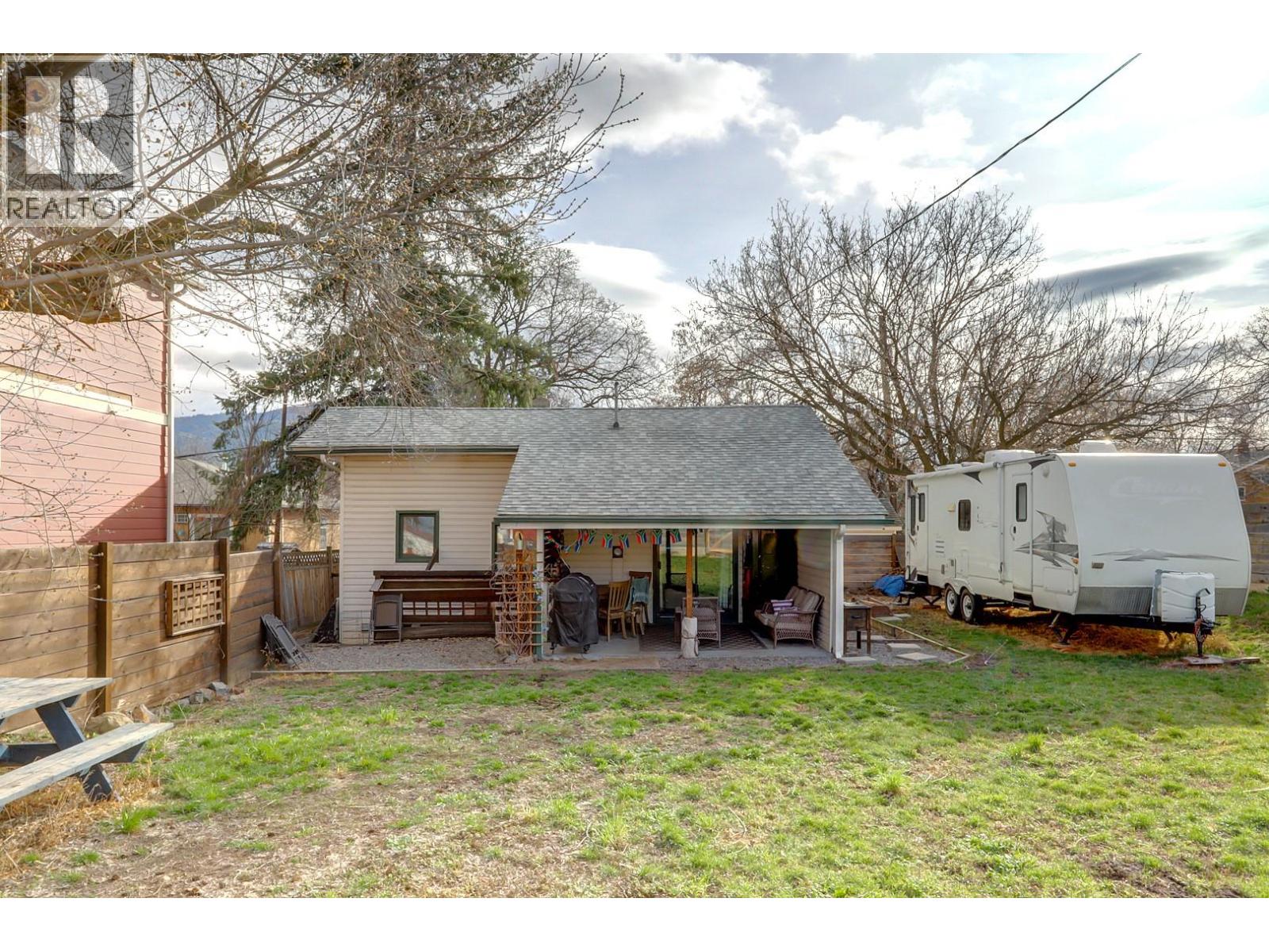 1703 33 Street Property Photo 1