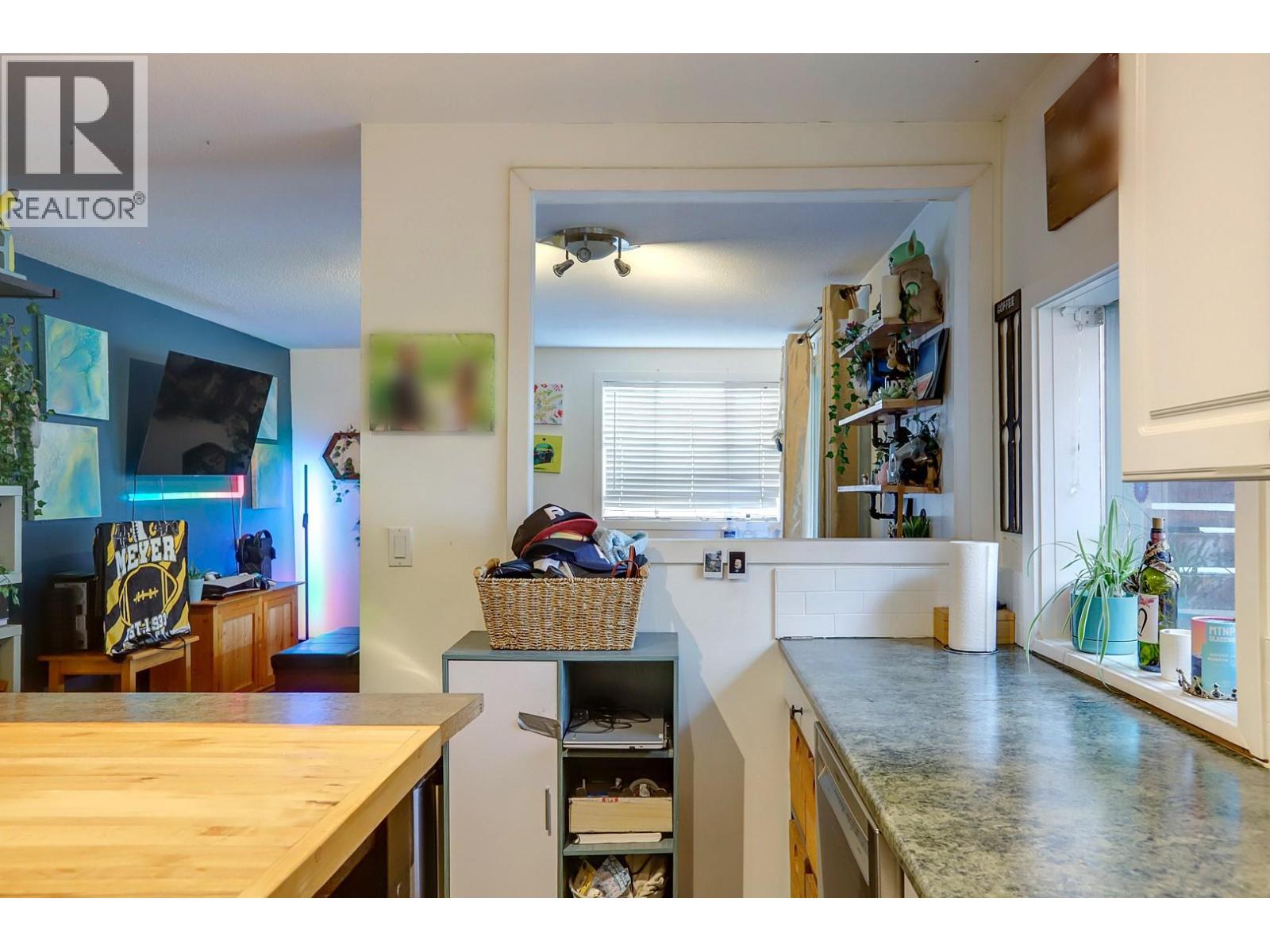 1703 33 Street Property Photo 7