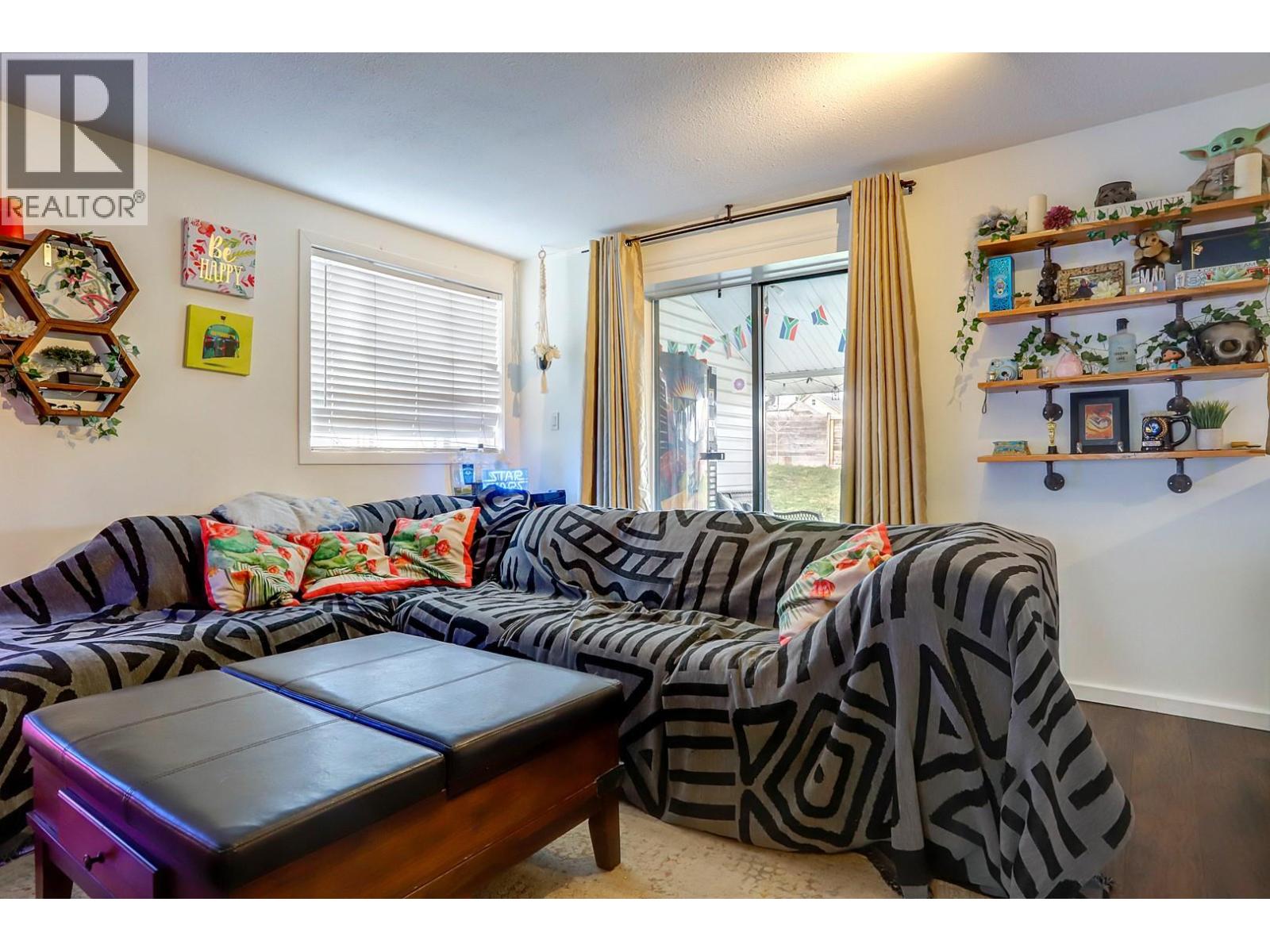 1703 33 Street Property Photo 10
