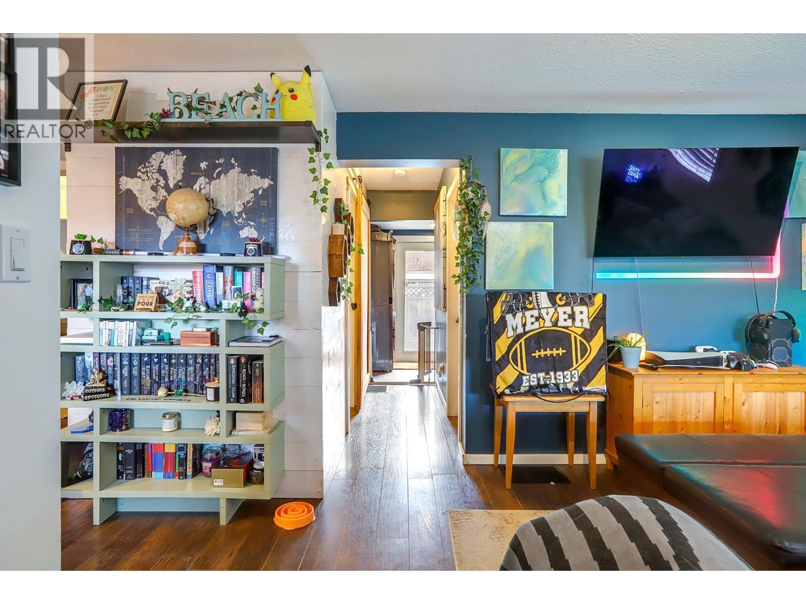 1703 33 Street Property Photo 12