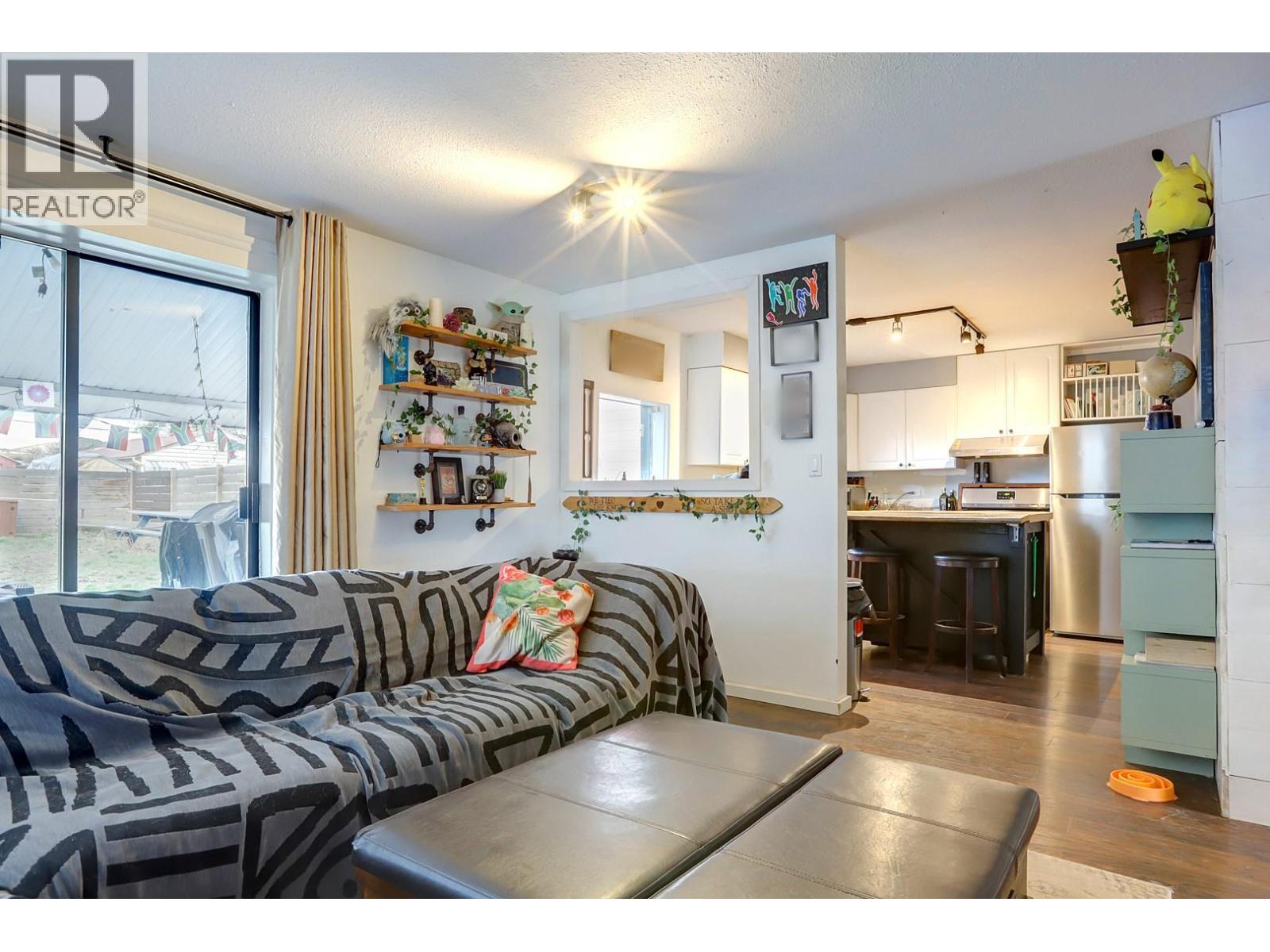 1703 33 Street Property Photo 14