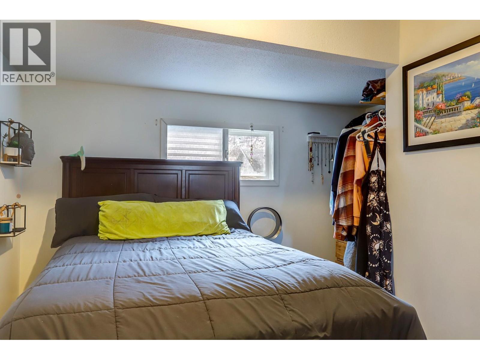 1703 33 Street Property Photo 16