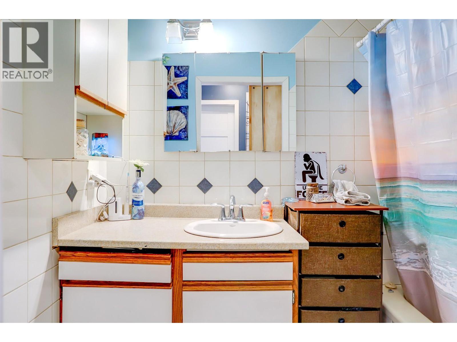 1703 33 Street Property Photo 24