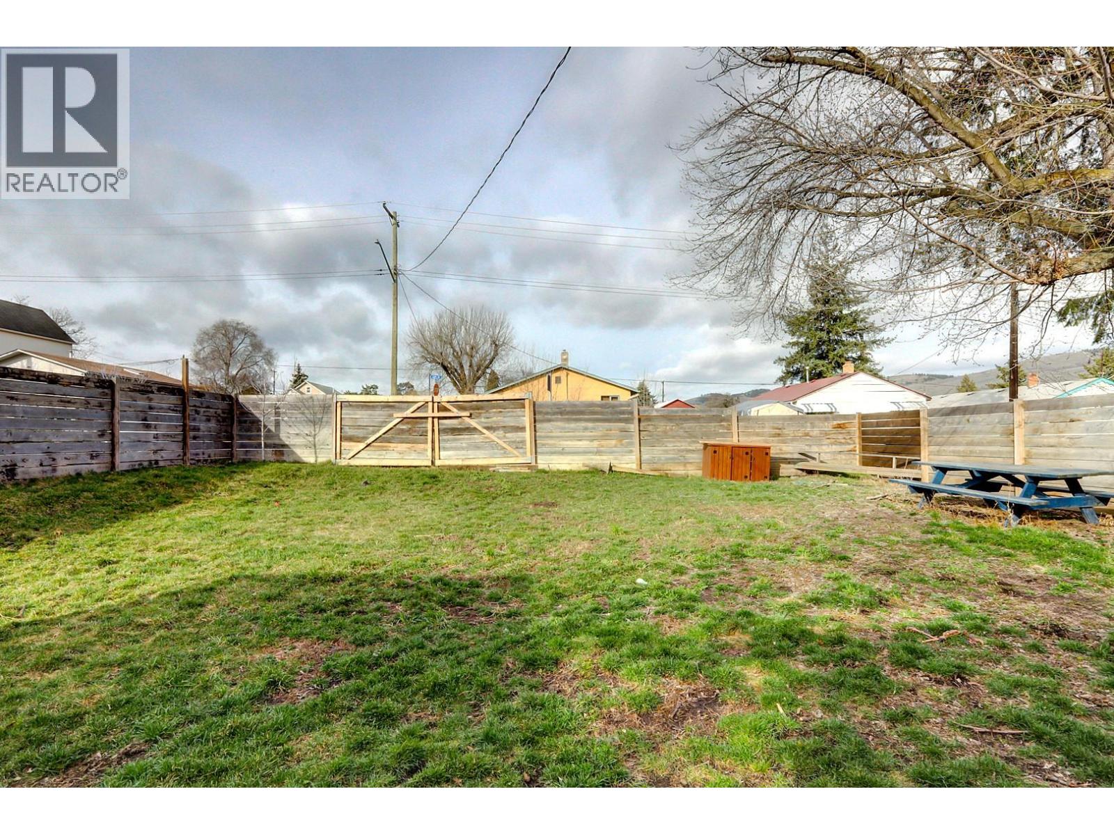 1703 33 Street Property Photo 37
