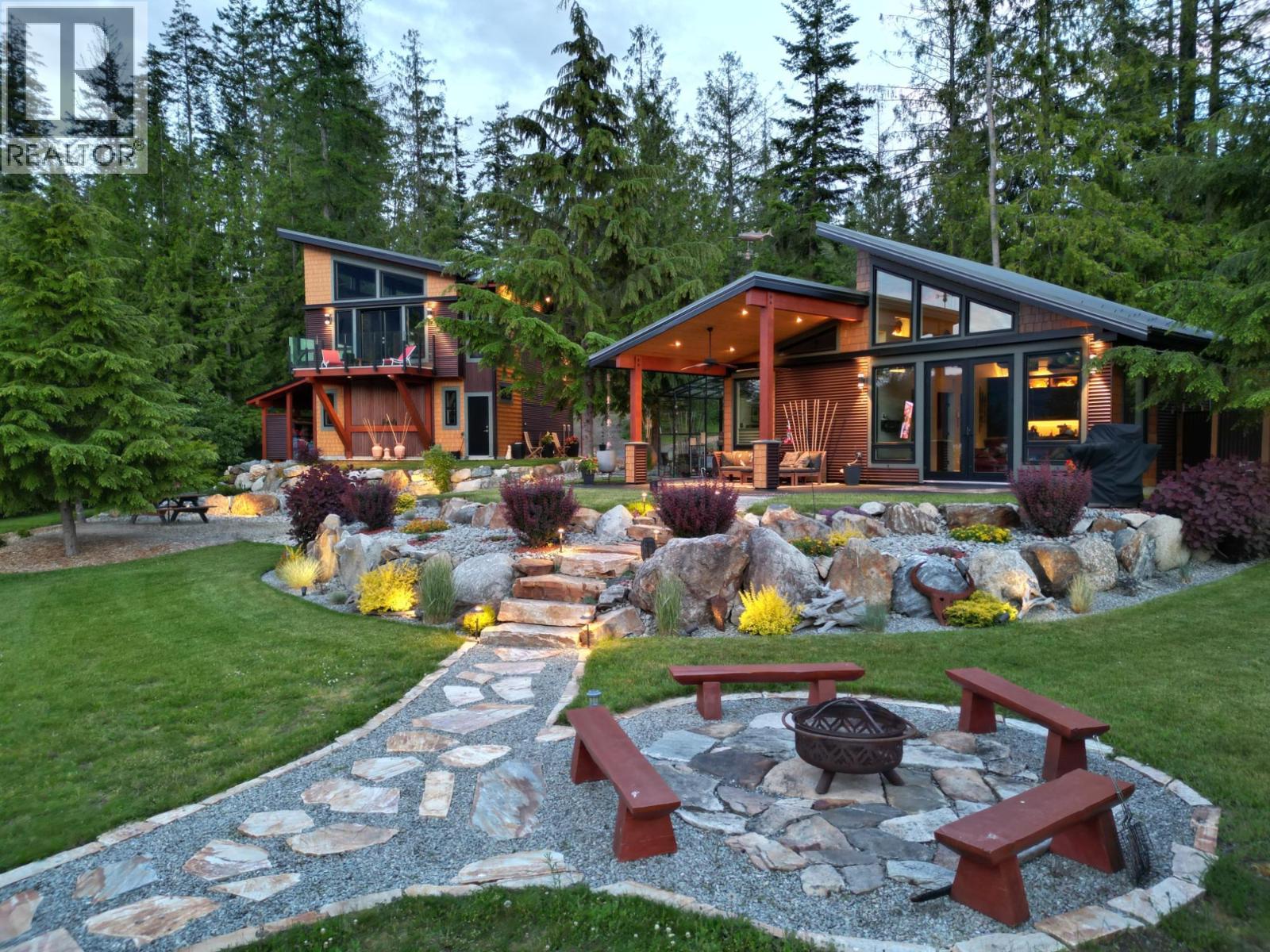 179 Kootenay Lake Road Property Photo 1