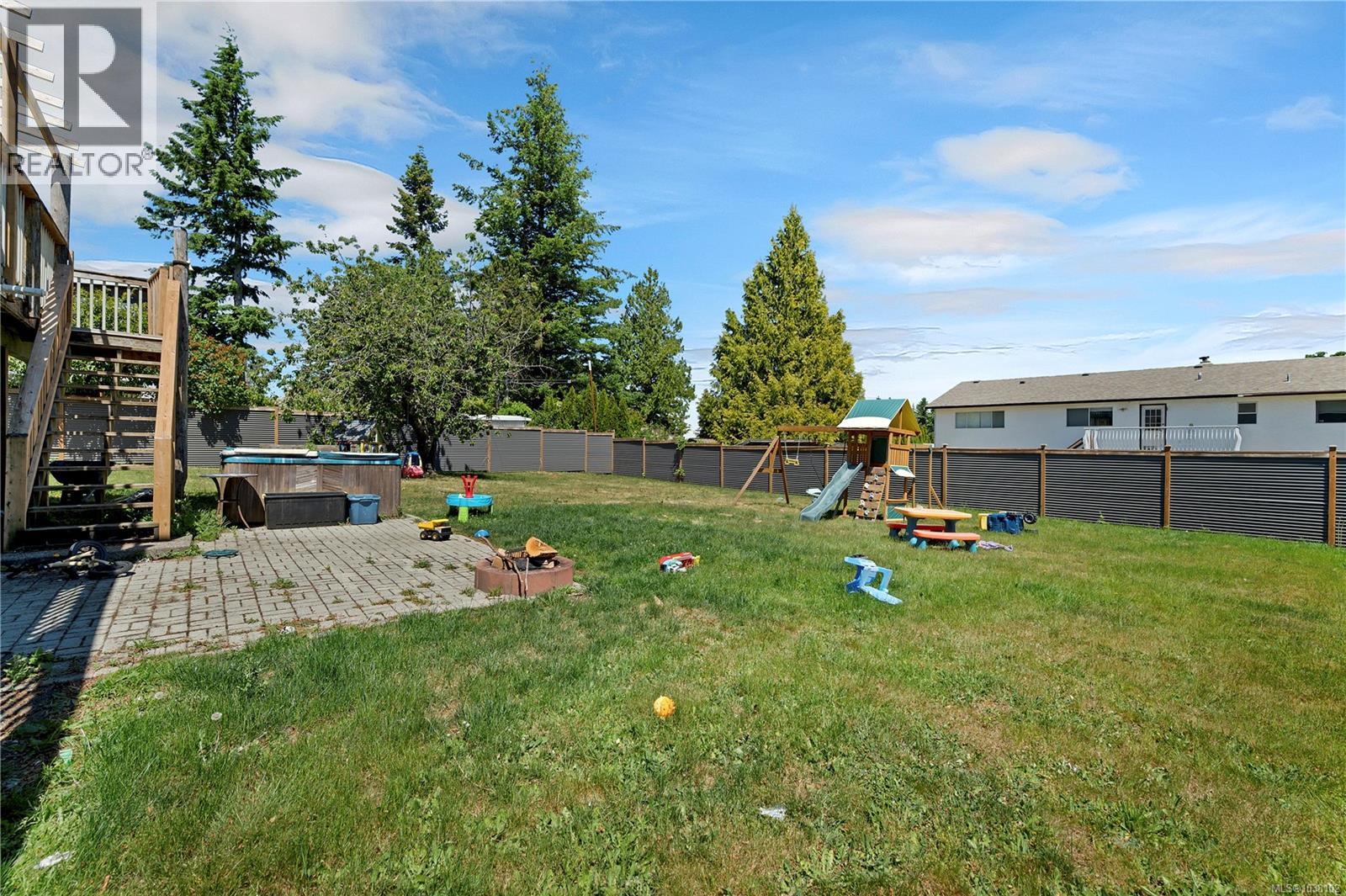 763 Upland Dr Property Photo 4