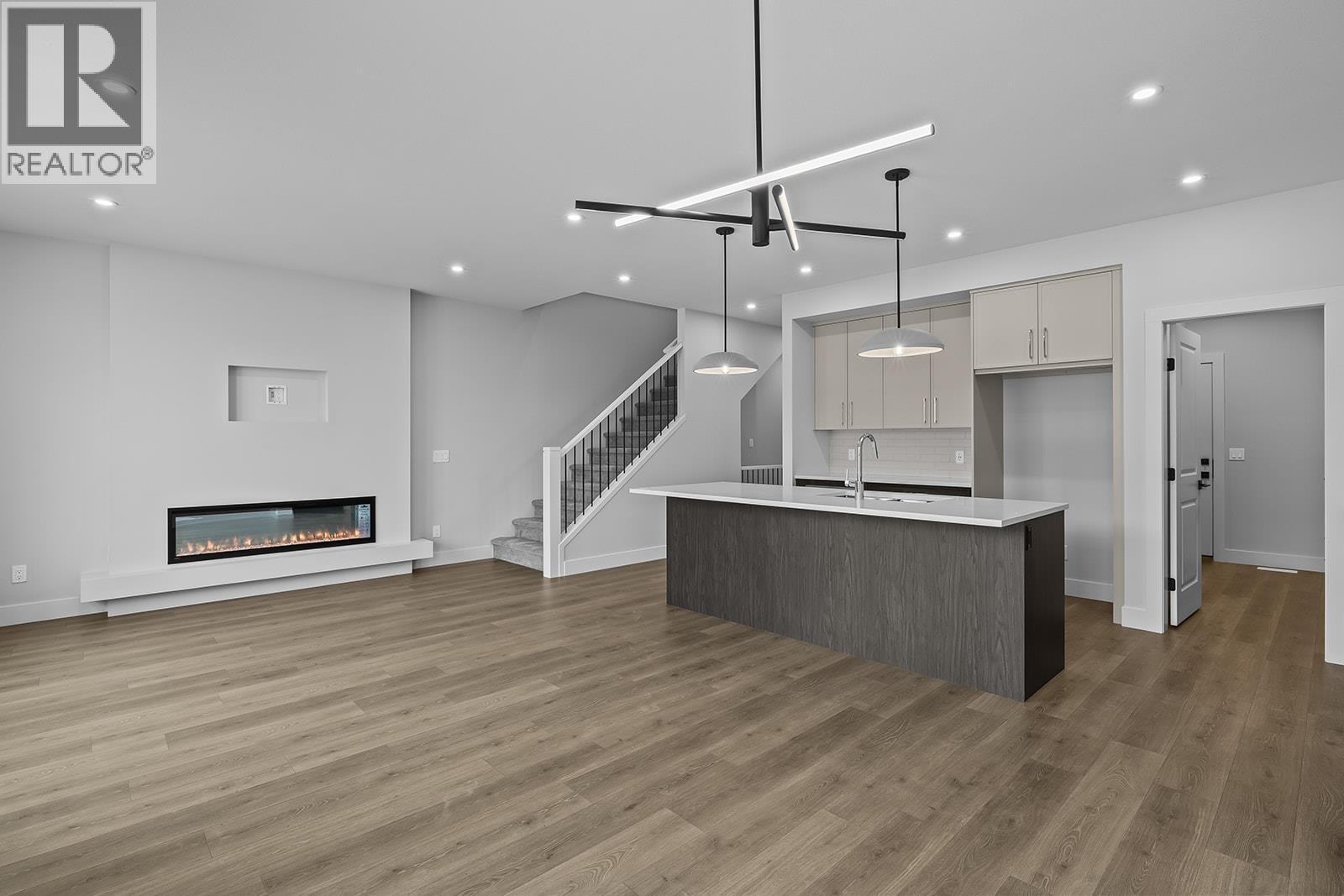 369 Arrowleaf Rise Property Photo 5