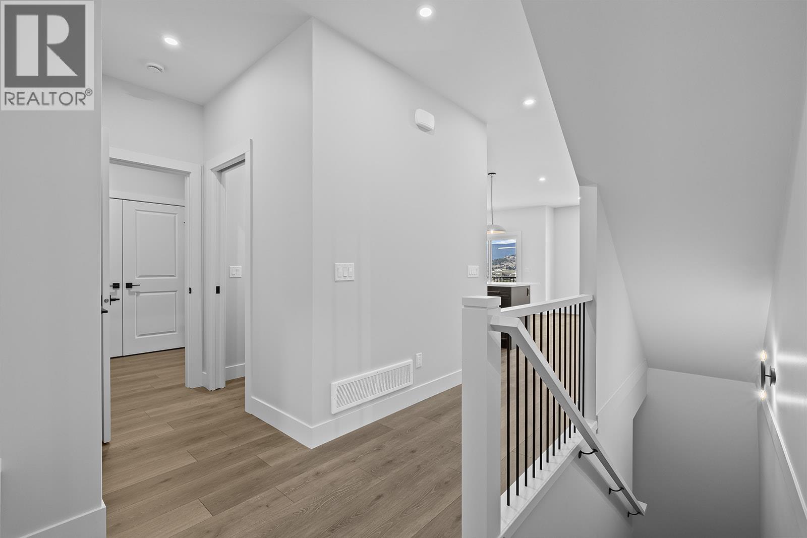 369 Arrowleaf Rise Property Photo 13