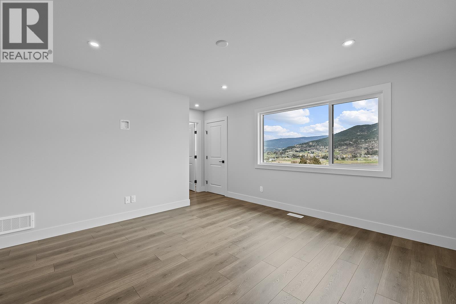 369 Arrowleaf Rise Property Photo 32