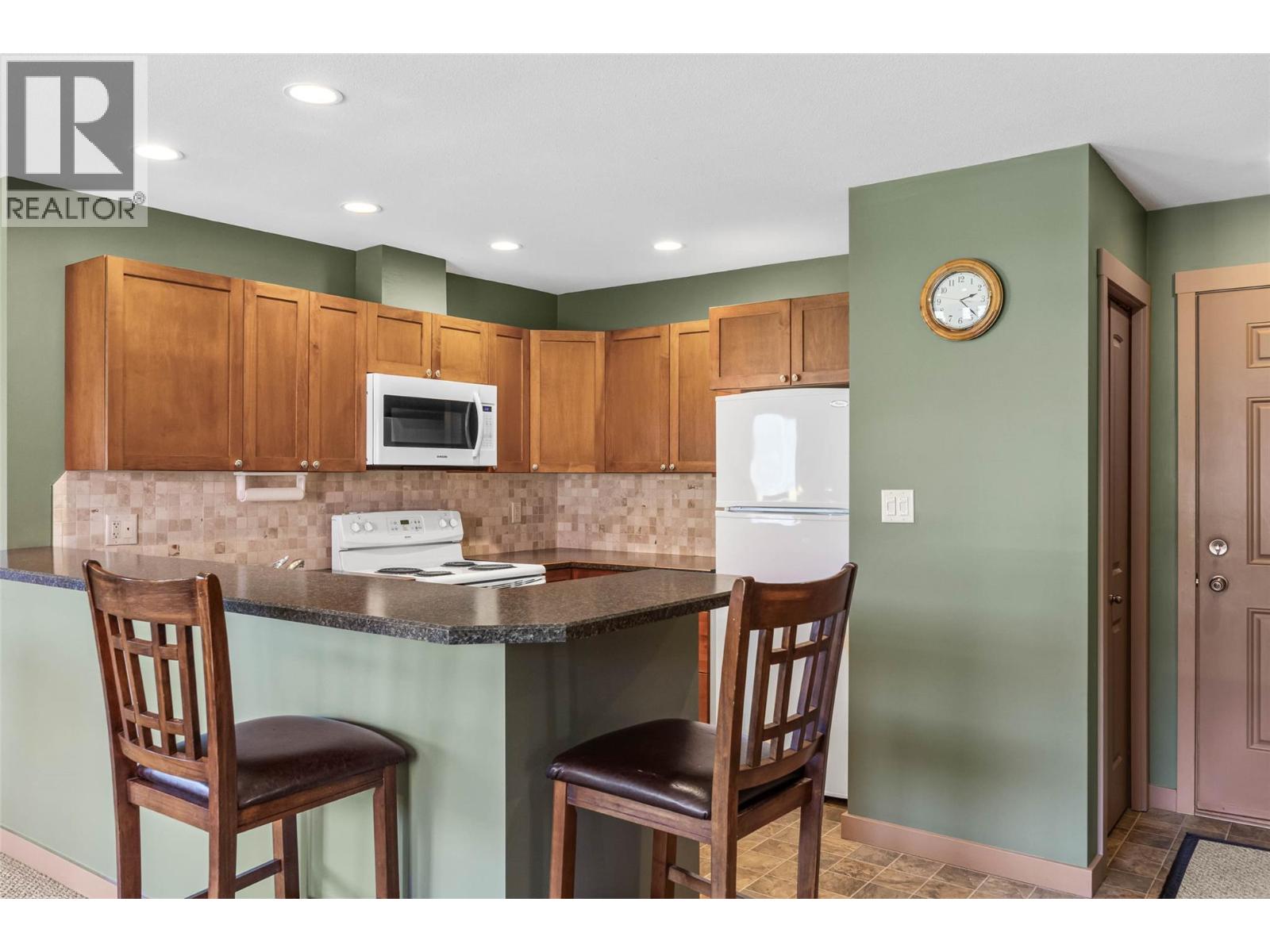 1170 Montgomery Place Property Photo 12
