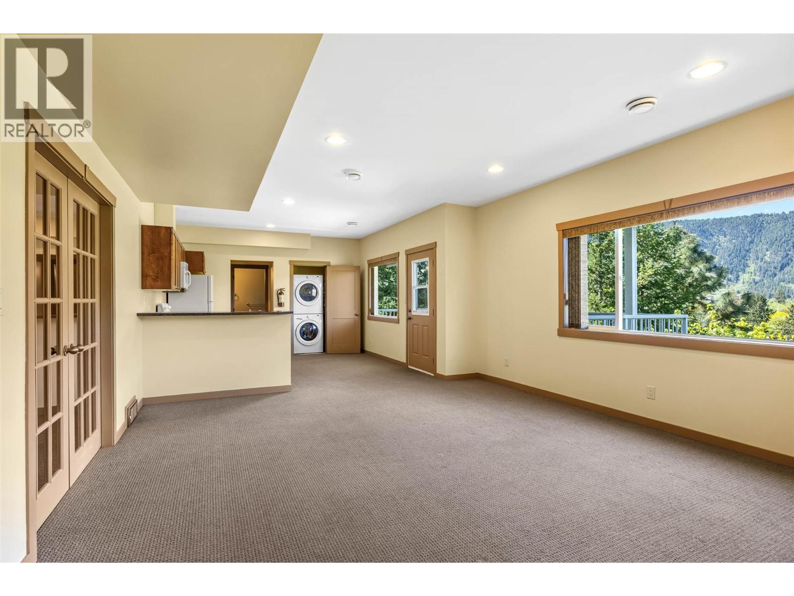 1170 Montgomery Place Property Photo 20