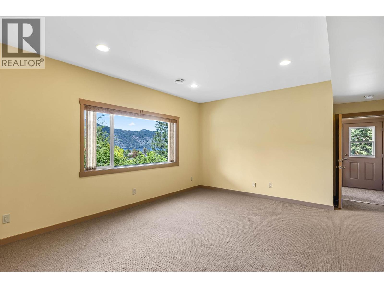 1170 Montgomery Place Property Photo 21