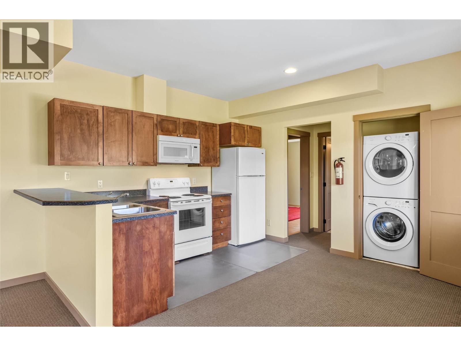 1170 Montgomery Place Property Photo 22