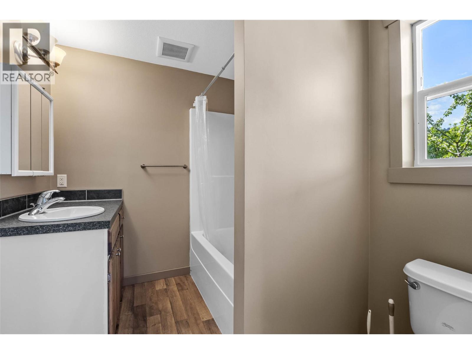 1170 Montgomery Place Property Photo 40