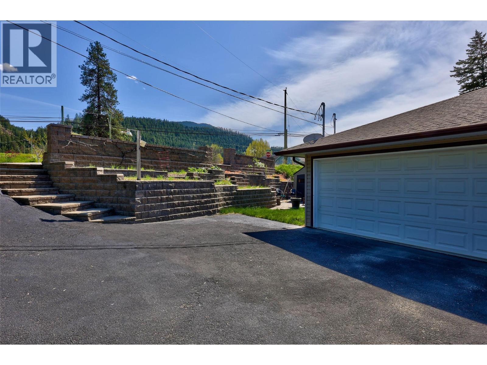 1170 Montgomery Place Property Photo 41