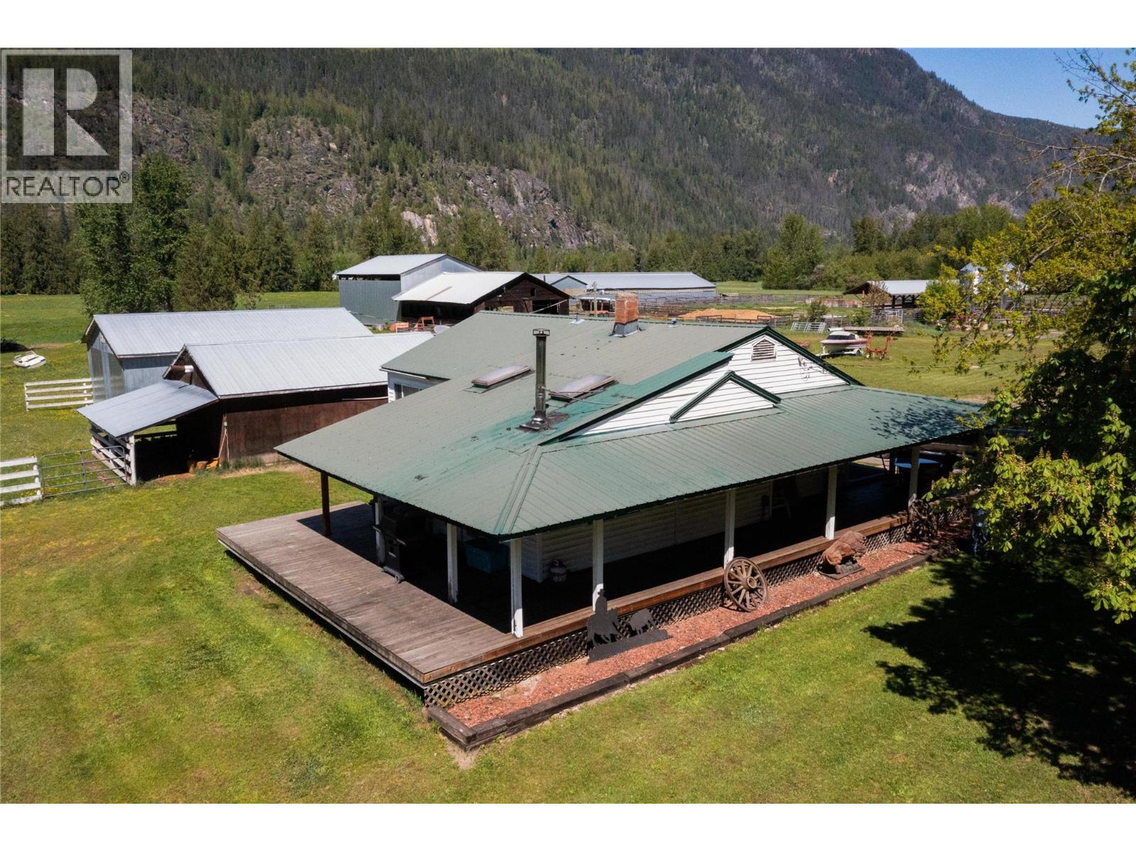 2169 Solsqua Road Property Photo 16