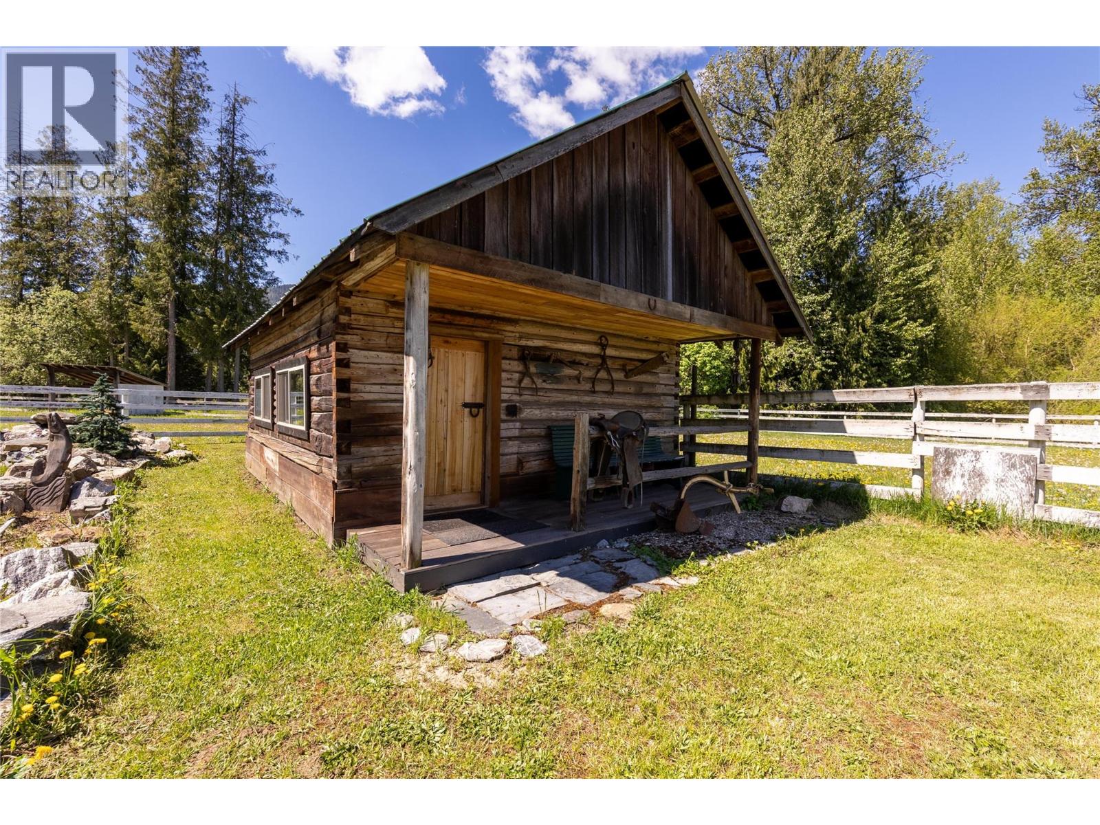 2169 Solsqua Road Property Photo 22