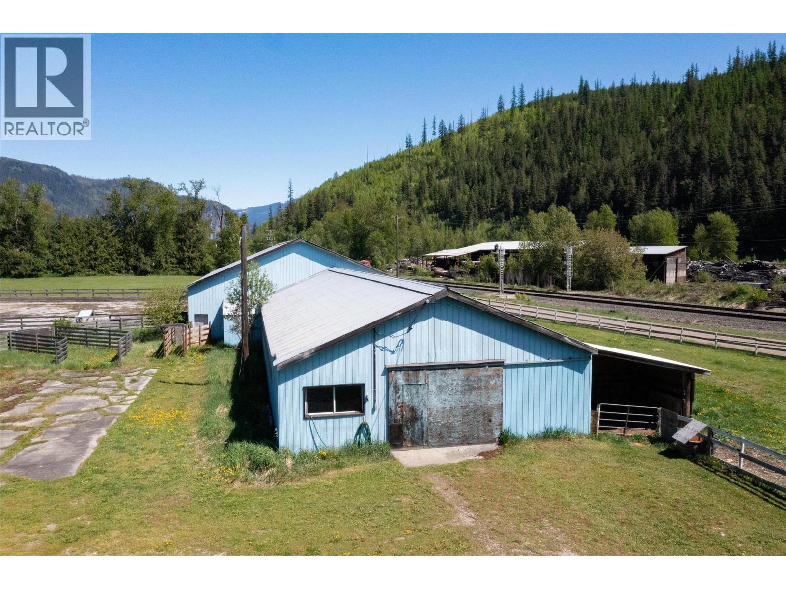 2169 Solsqua Road Property Photo 28
